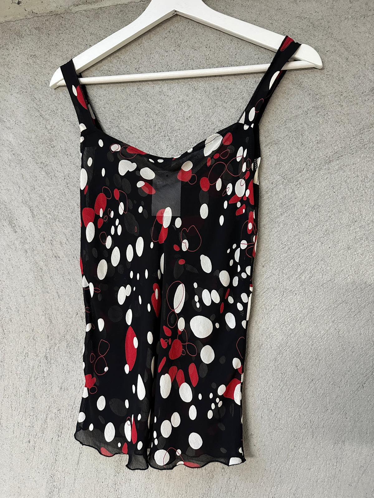 BLACK PRINTED MESH TOP