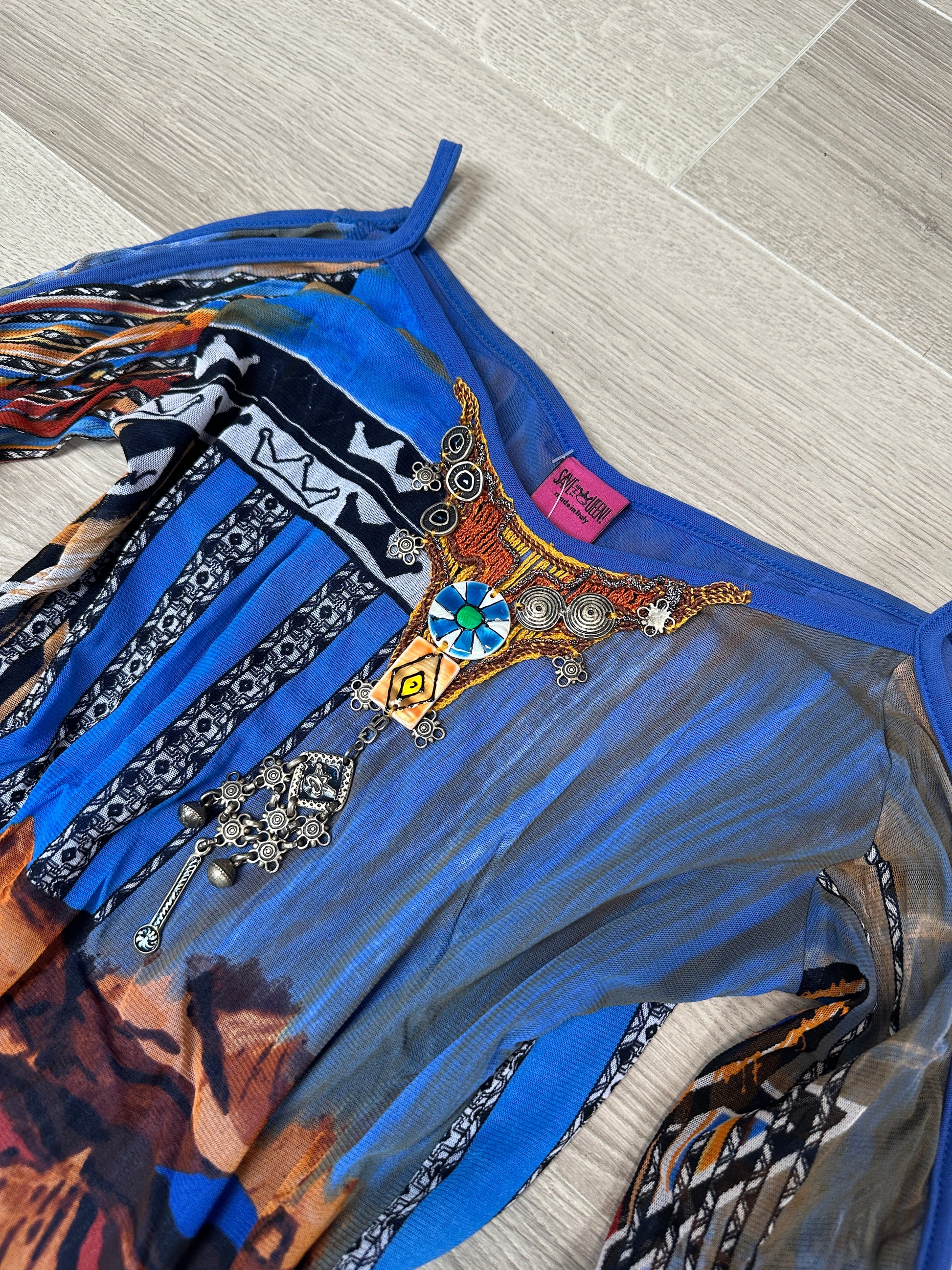 BLUE QUARTER SLEEVE TOP