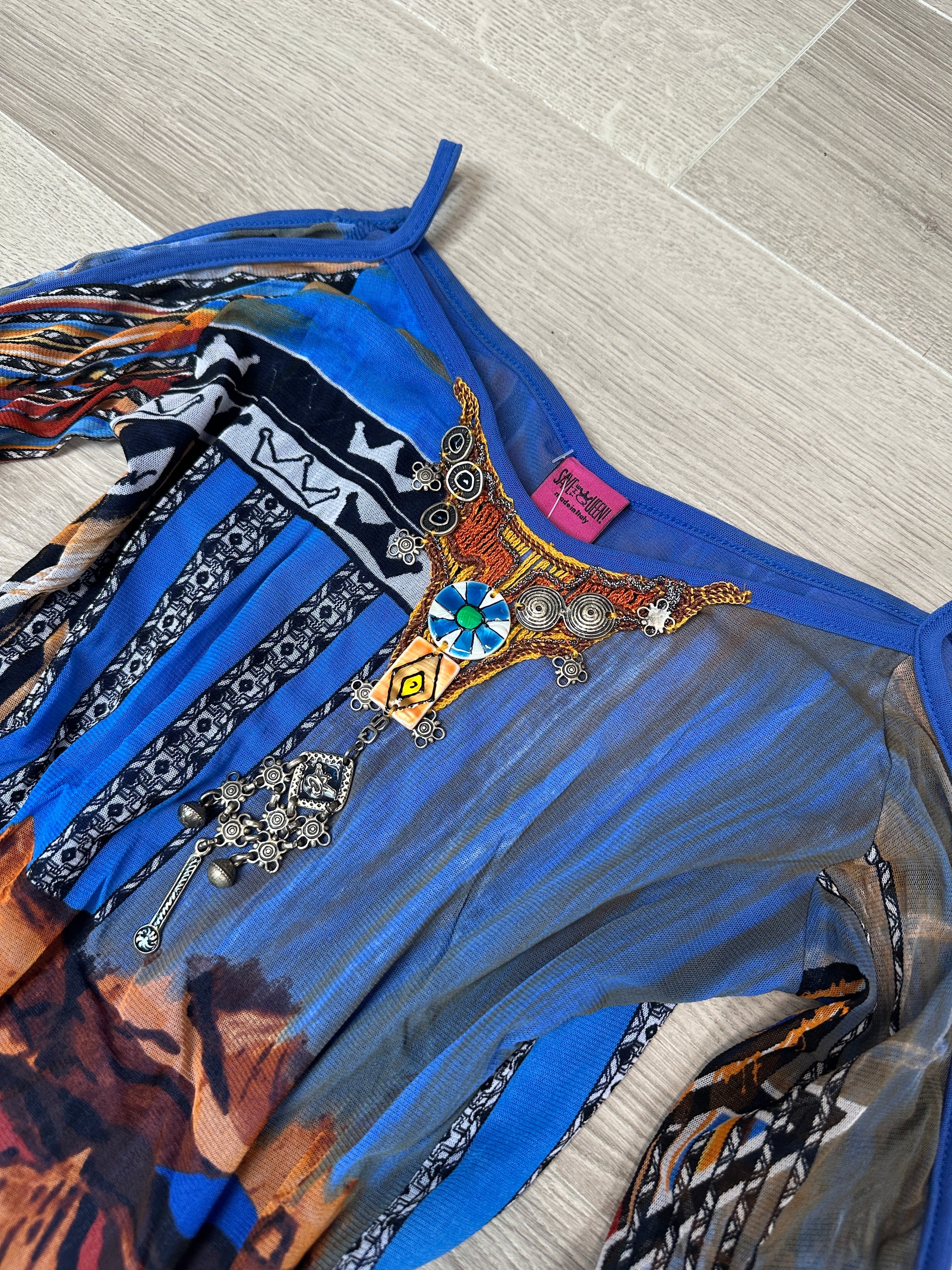 BLUE QUARTER SLEEVE TOP