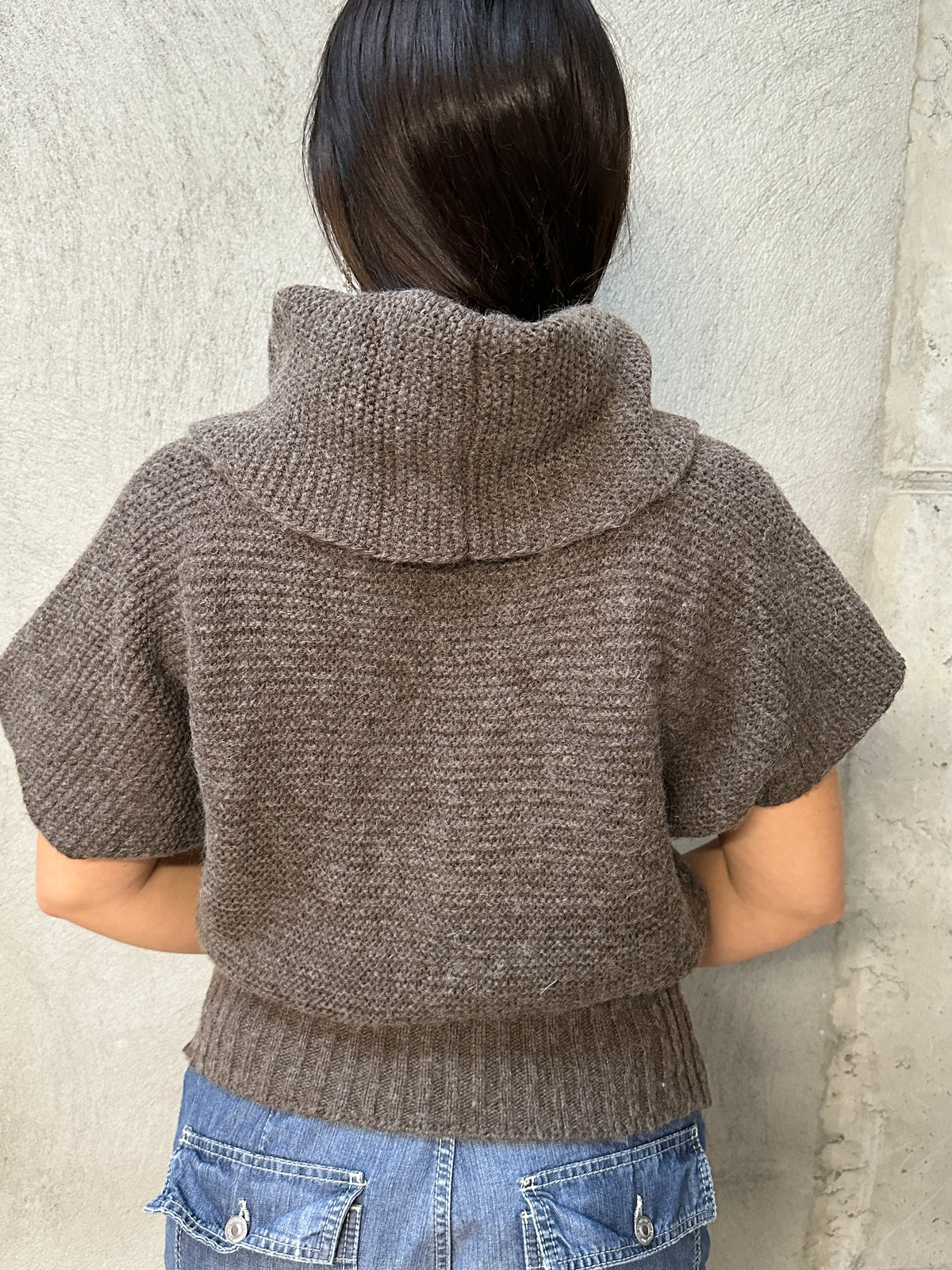 BROWN KNITTED TOP