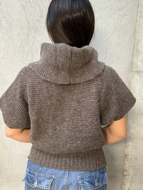 BROWN KNITTED TOP