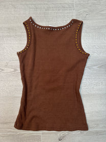BROWN TANK TOP WITH GRAPHIC