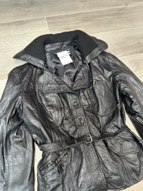 BLACK LEATHER JACKET