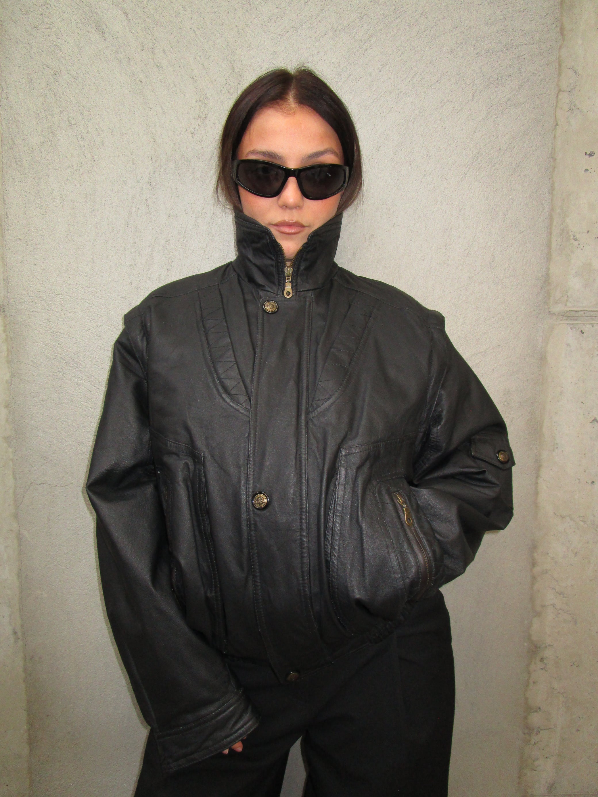 BLACK LEATHER JACKET
