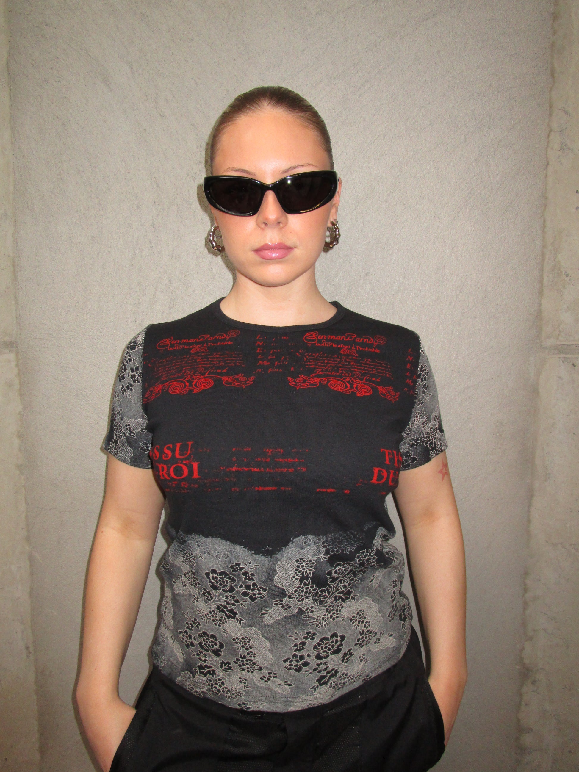 GRAPHIC T-SHIRT