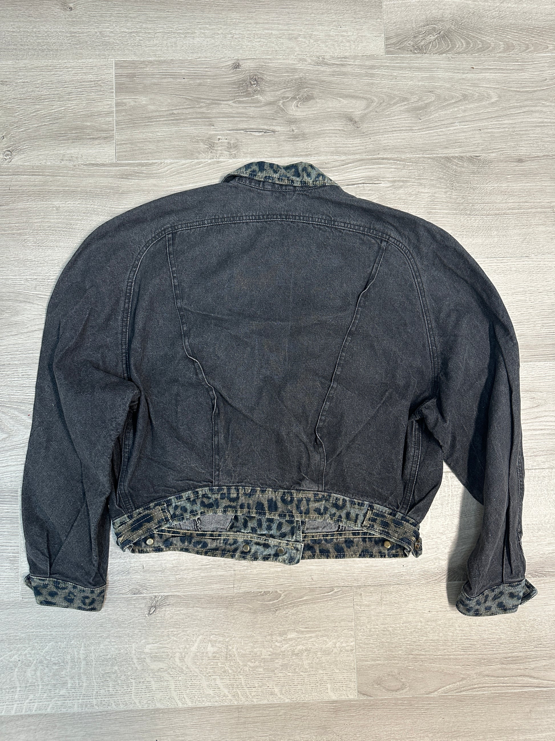 DENIM JACKET WITH LEOPARD PRINT