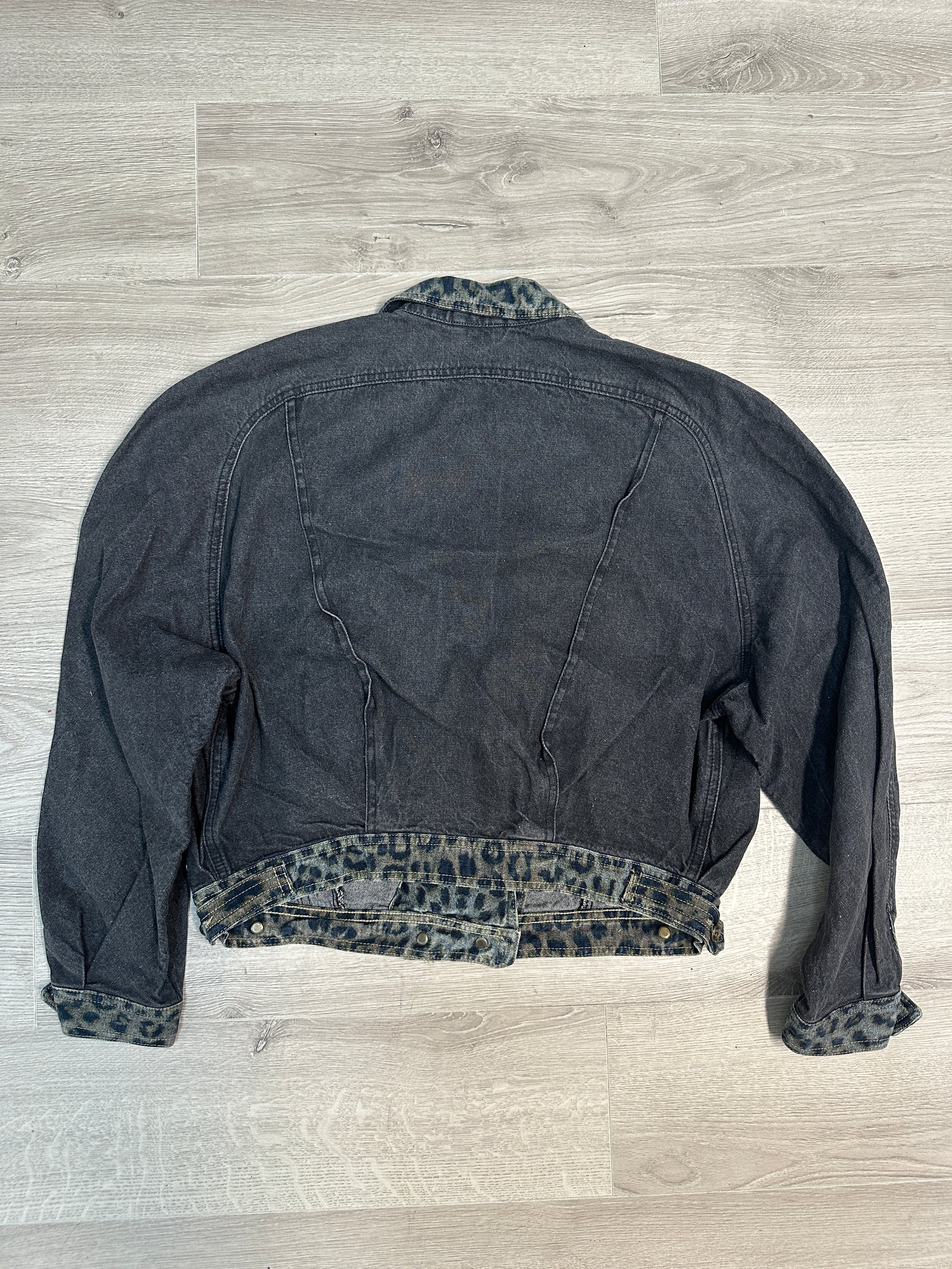 DENIM JACKET WITH LEOPARD PRINT