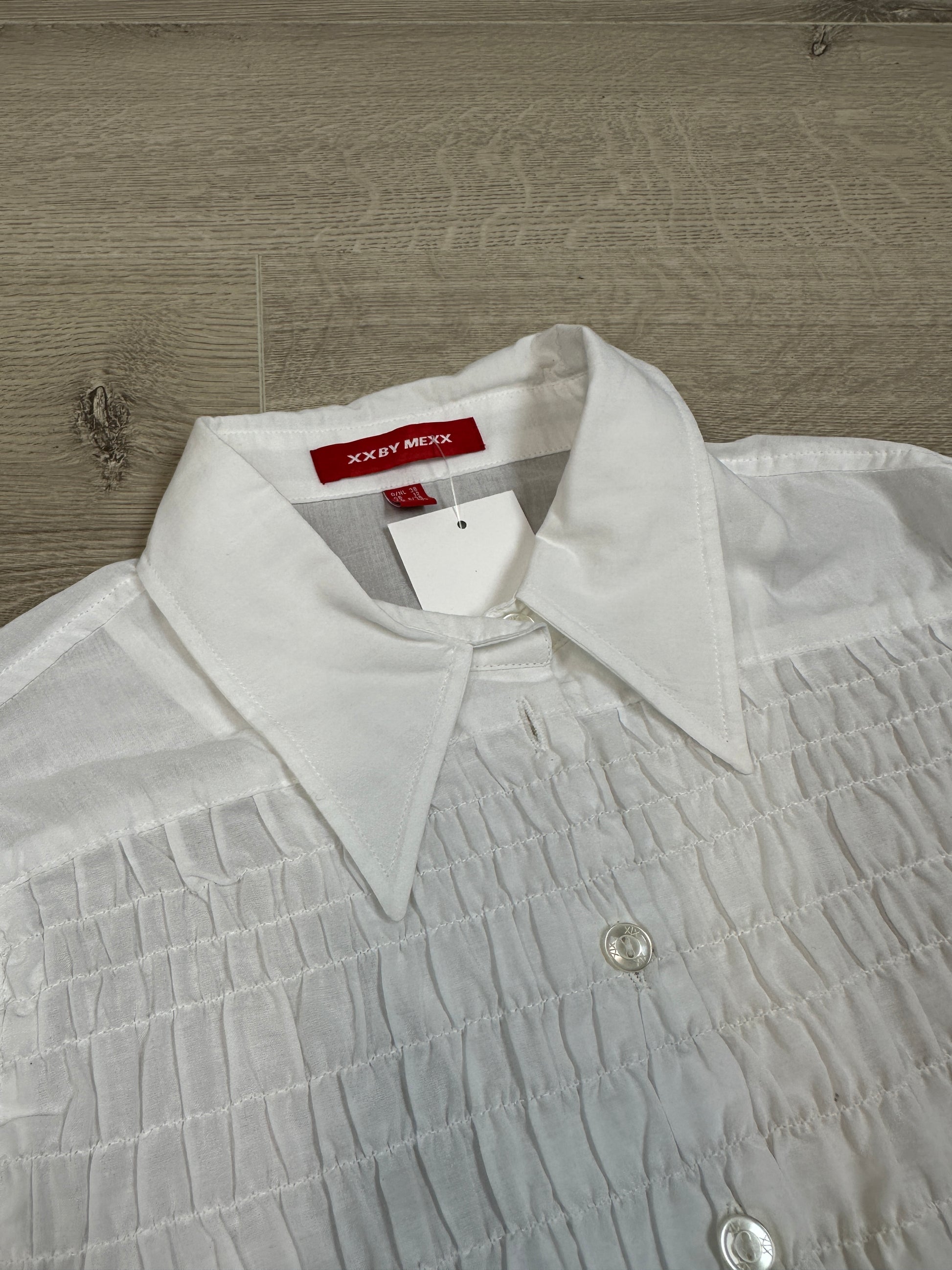 WHITE SHIRT