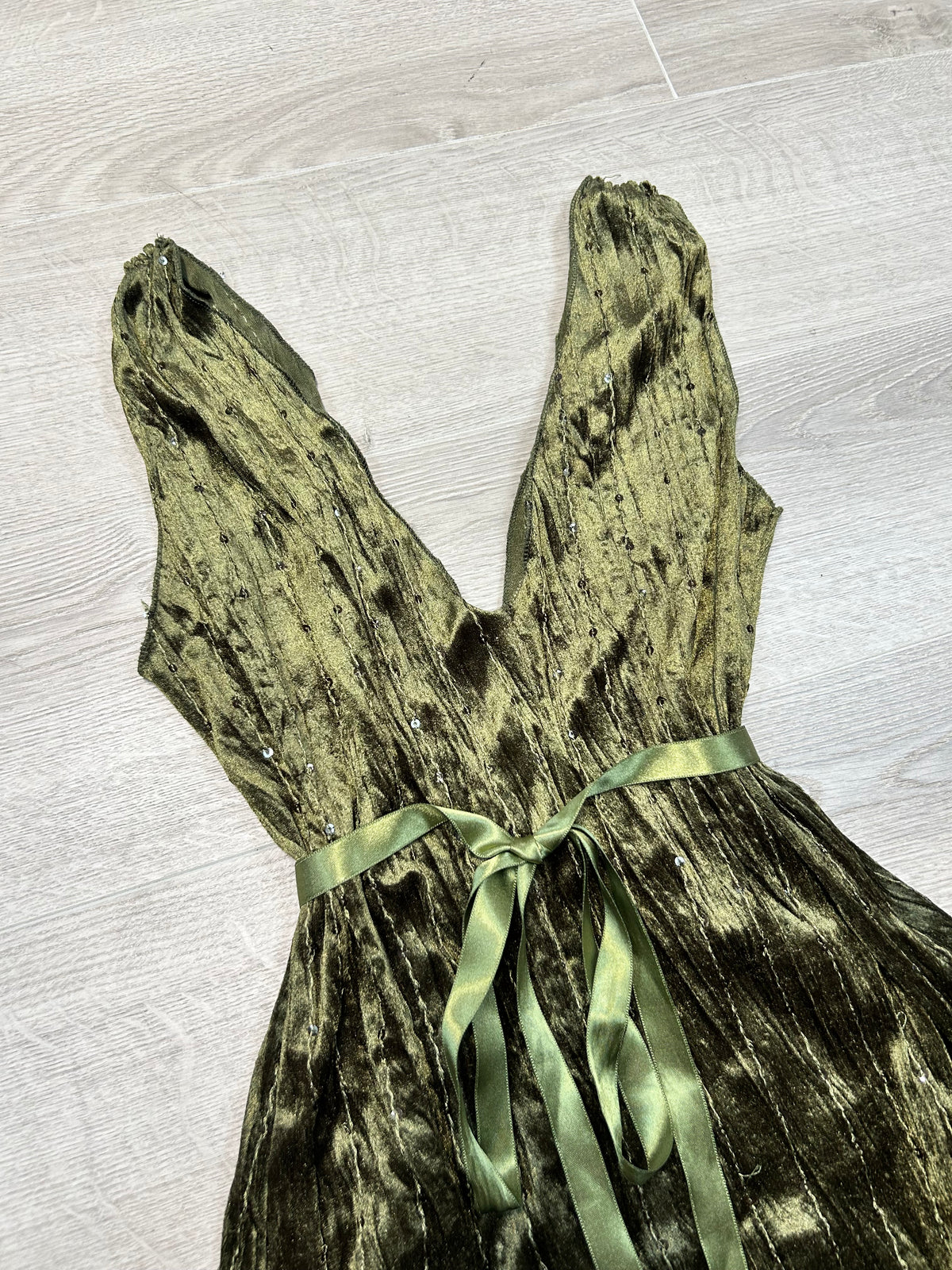 GREEN VELVET TOP