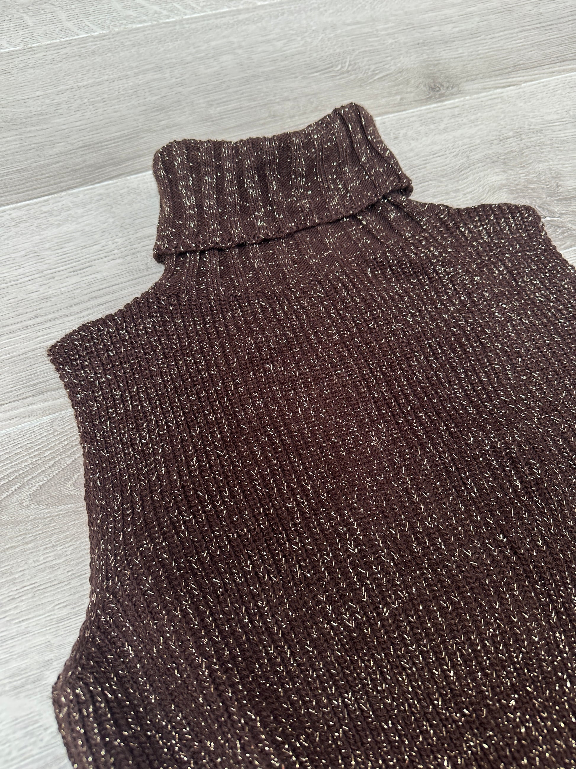 BROWN KNITTED TURTLENECK VEST