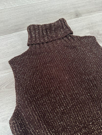 BROWN KNITTED TURTLENECK VEST