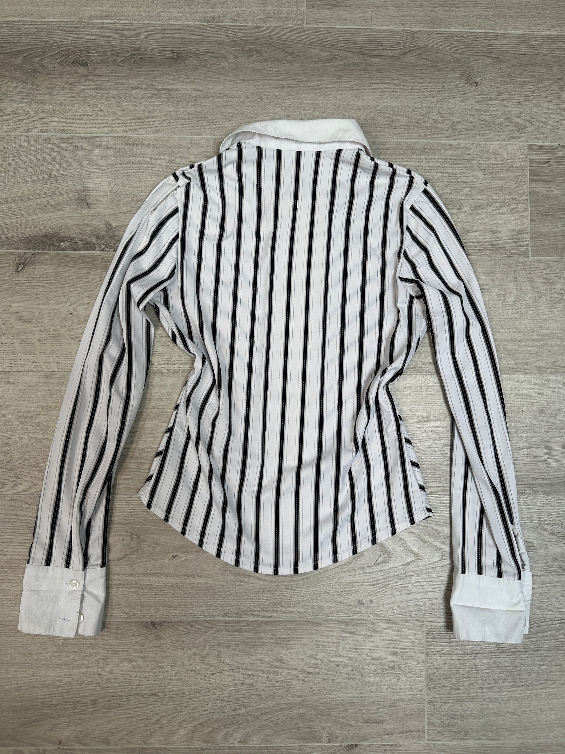 WHITE &amp; BLACK SIP UP SHIRT