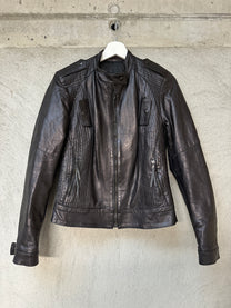 BLACK LEATHER JACKET