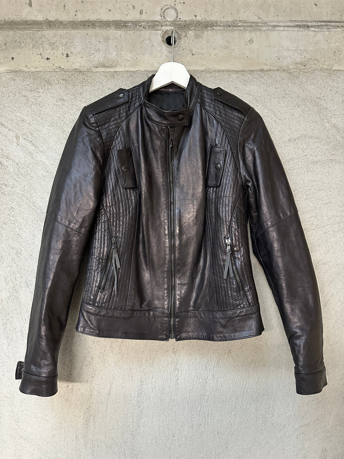 BLACK LEATHER JACKET