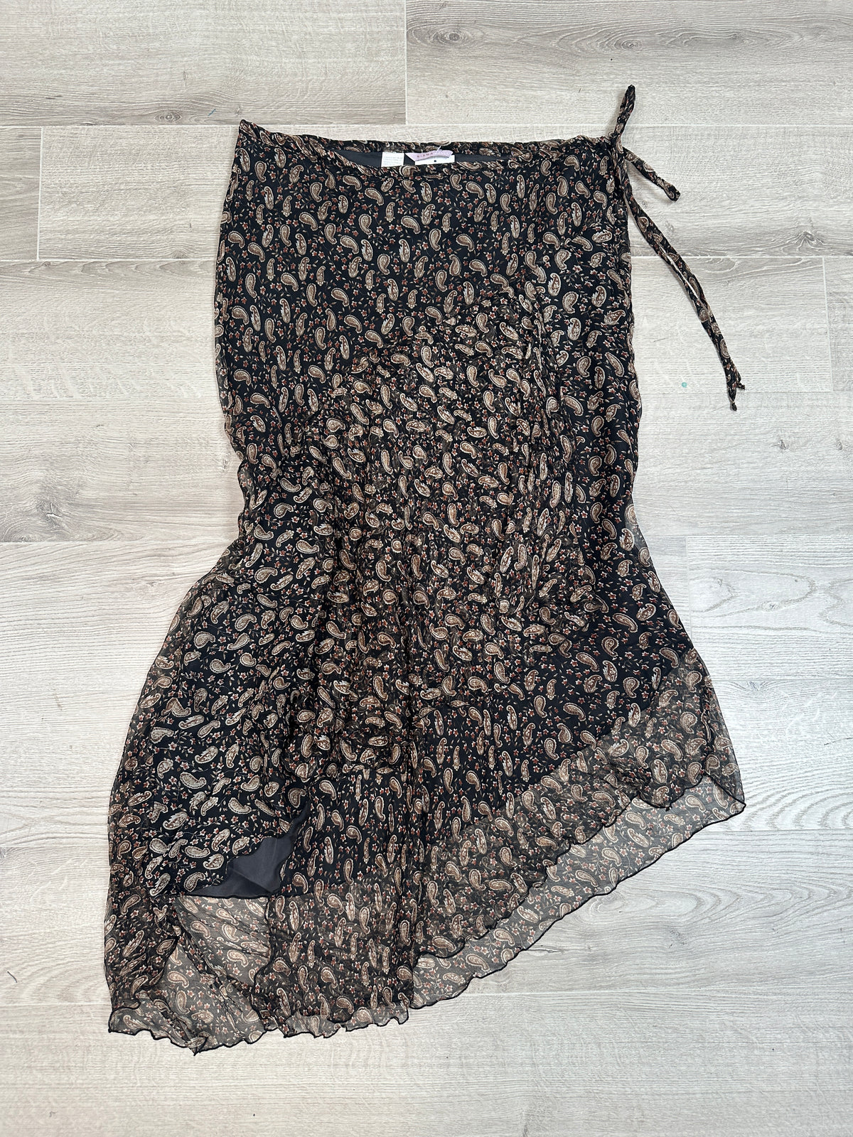BLACK SKIRT WITH BROWN DETAILS