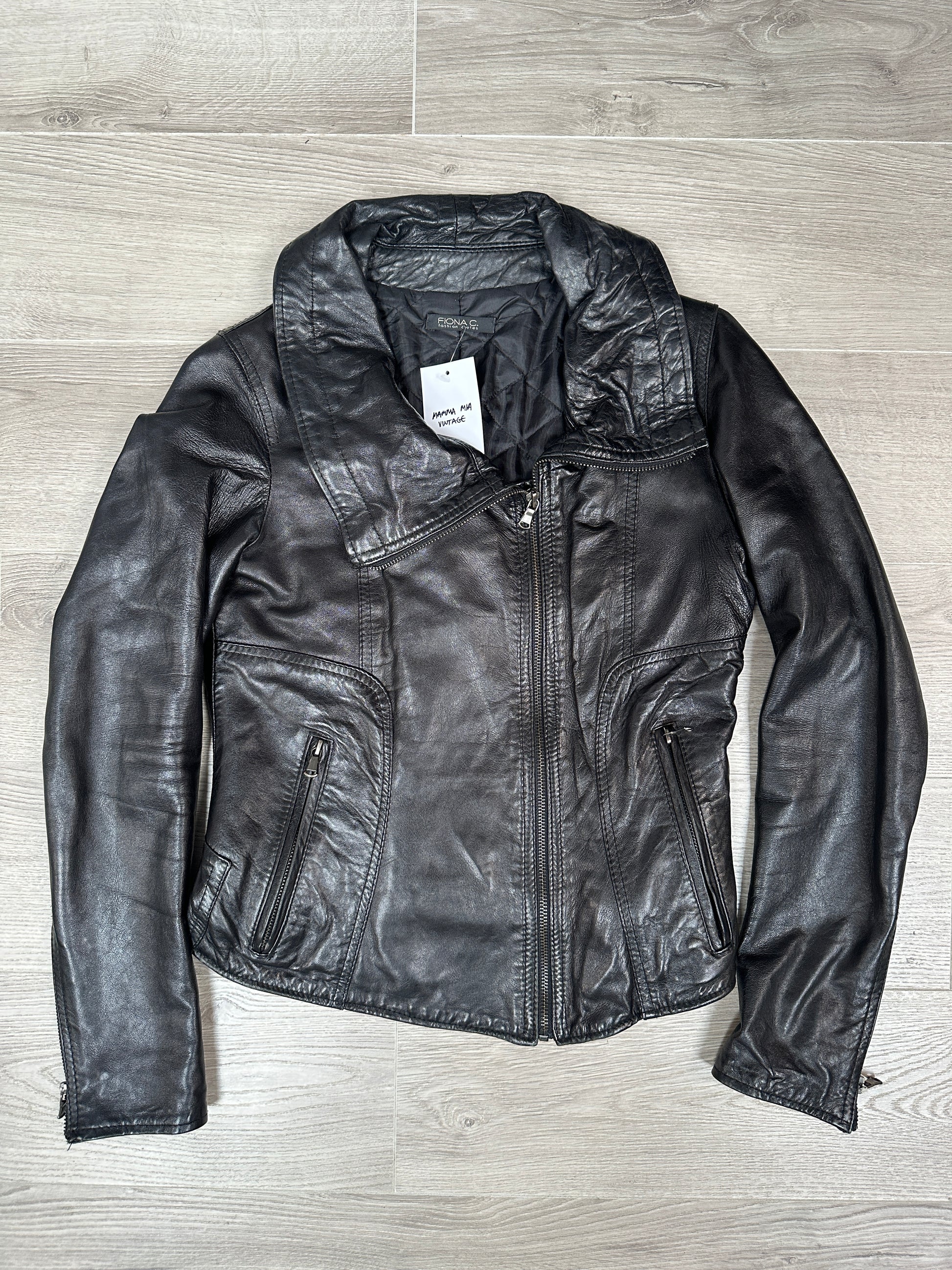 BLACK LEATHR JACKET