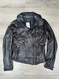 BLACK LEATHR JACKET