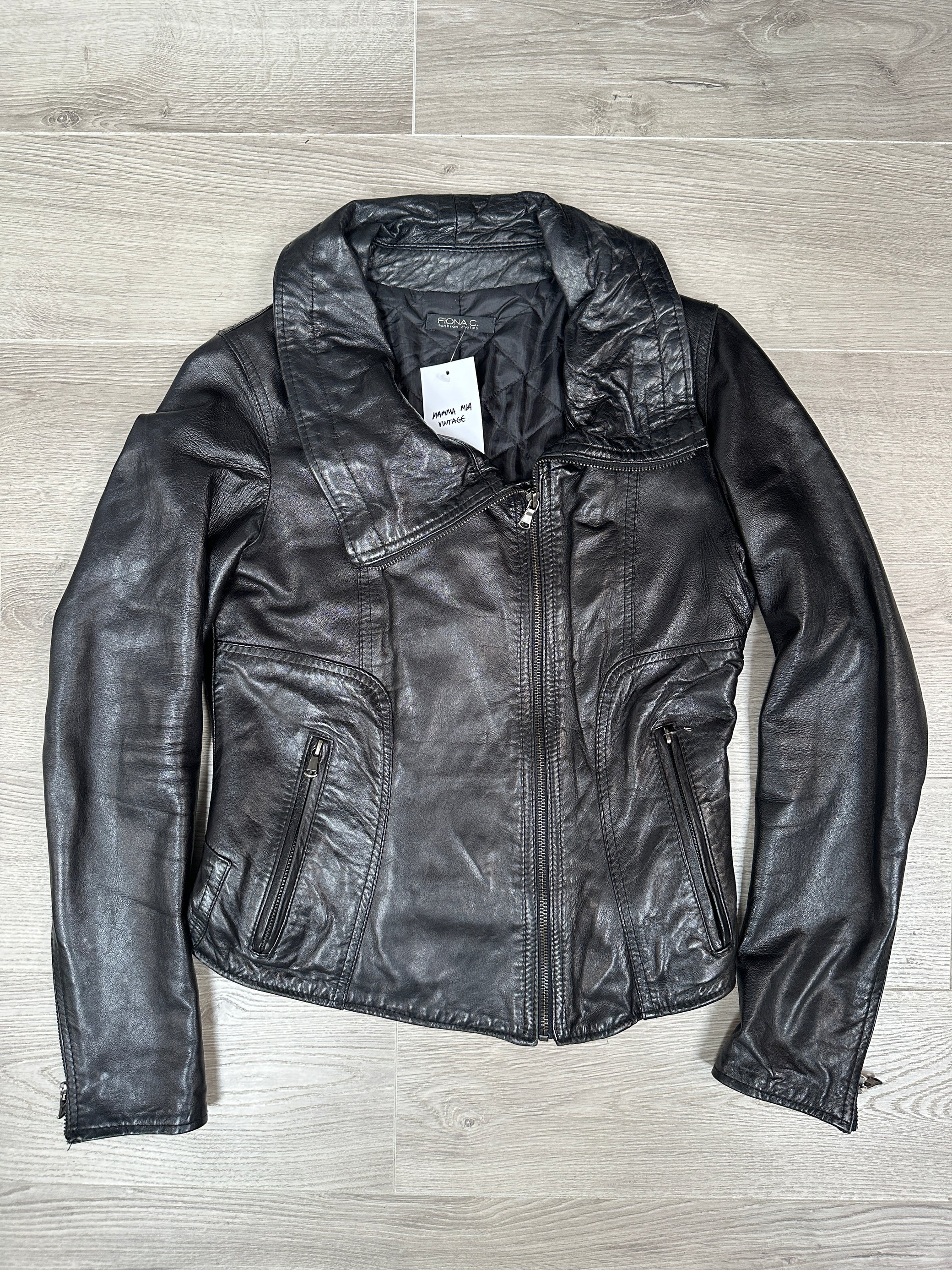 BLACK LEATHR JACKET