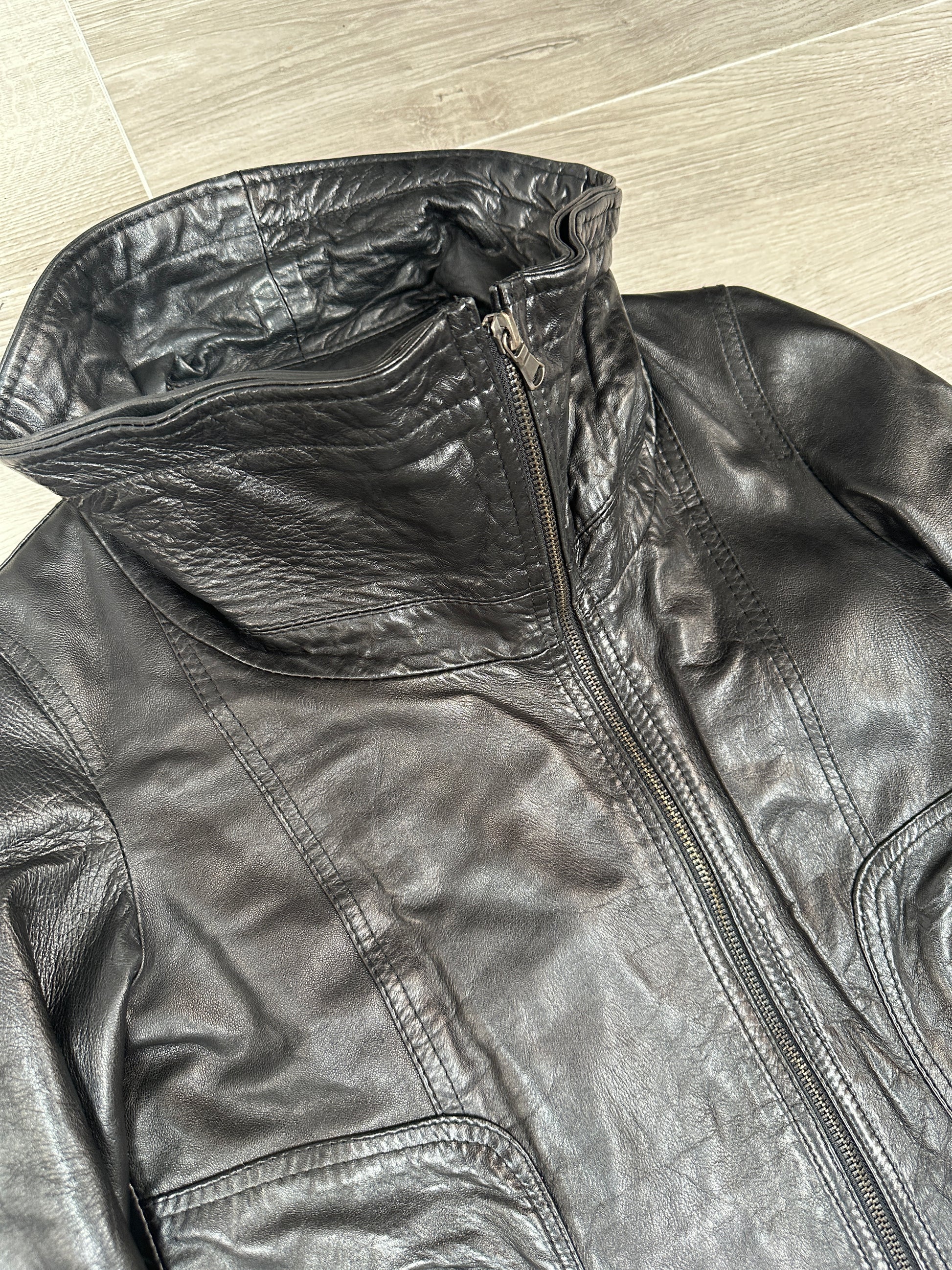 BLACK LEATHR JACKET