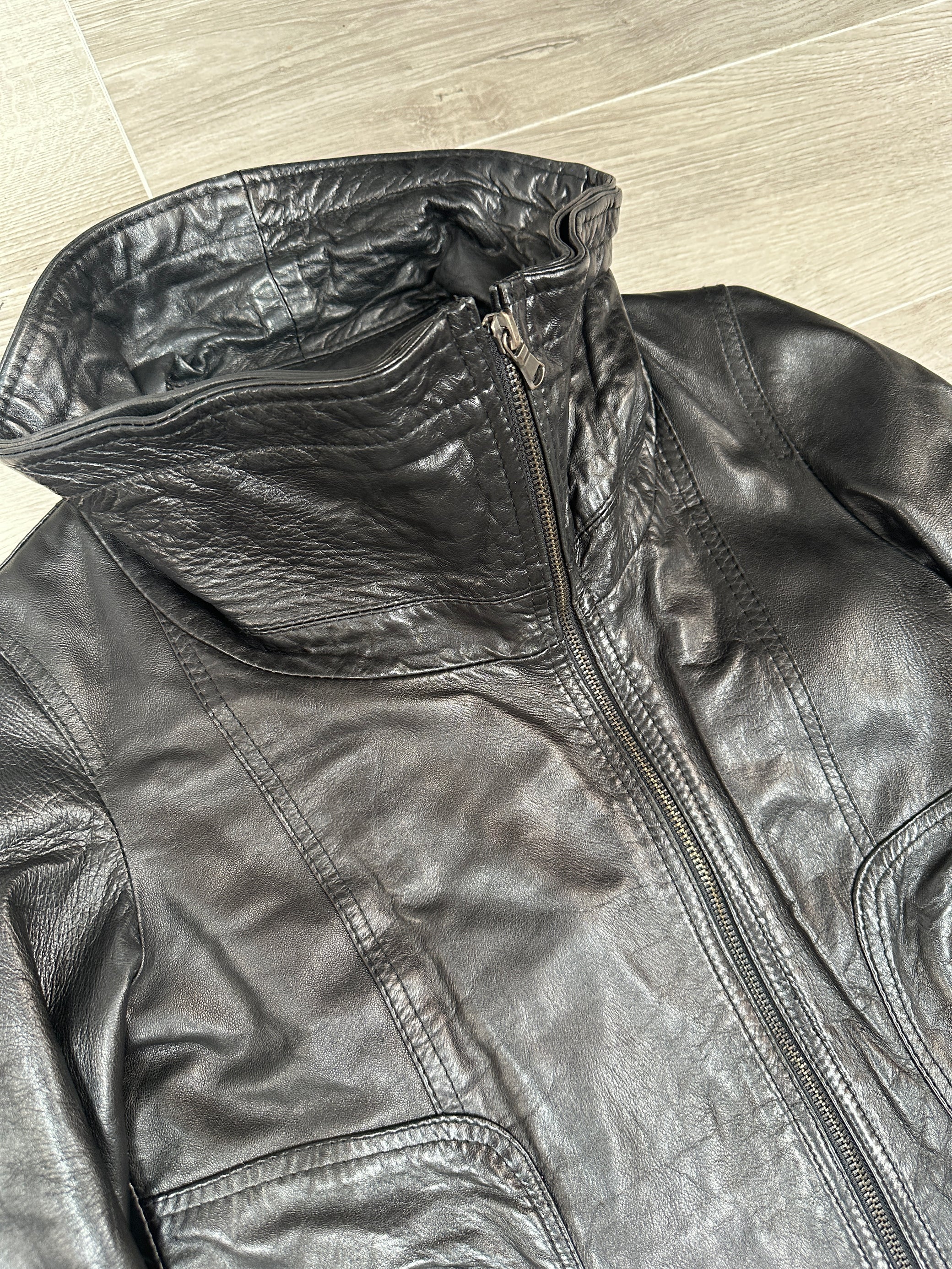 BLACK LEATHR JACKET