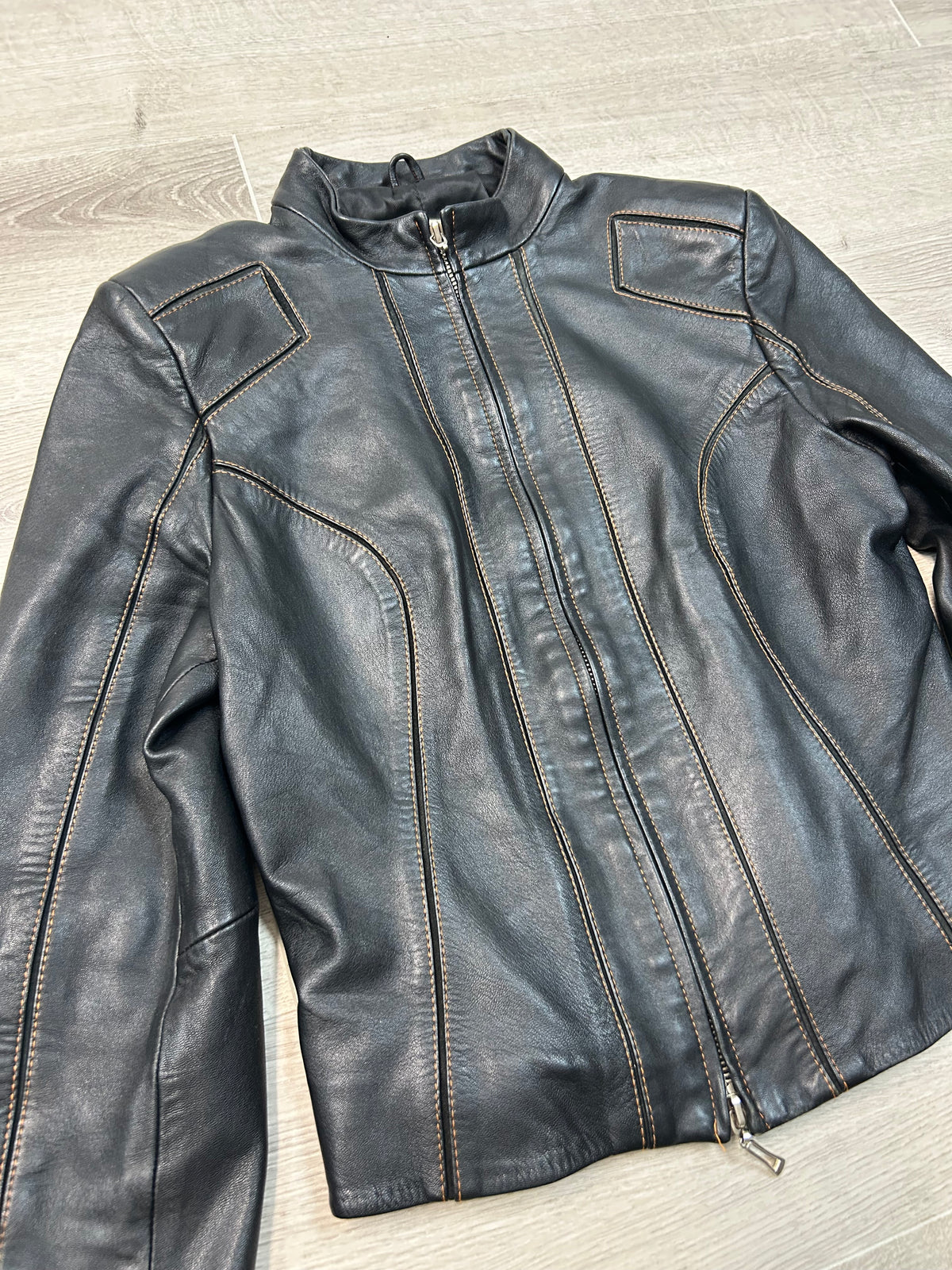 BLACK LEATHER JACKET