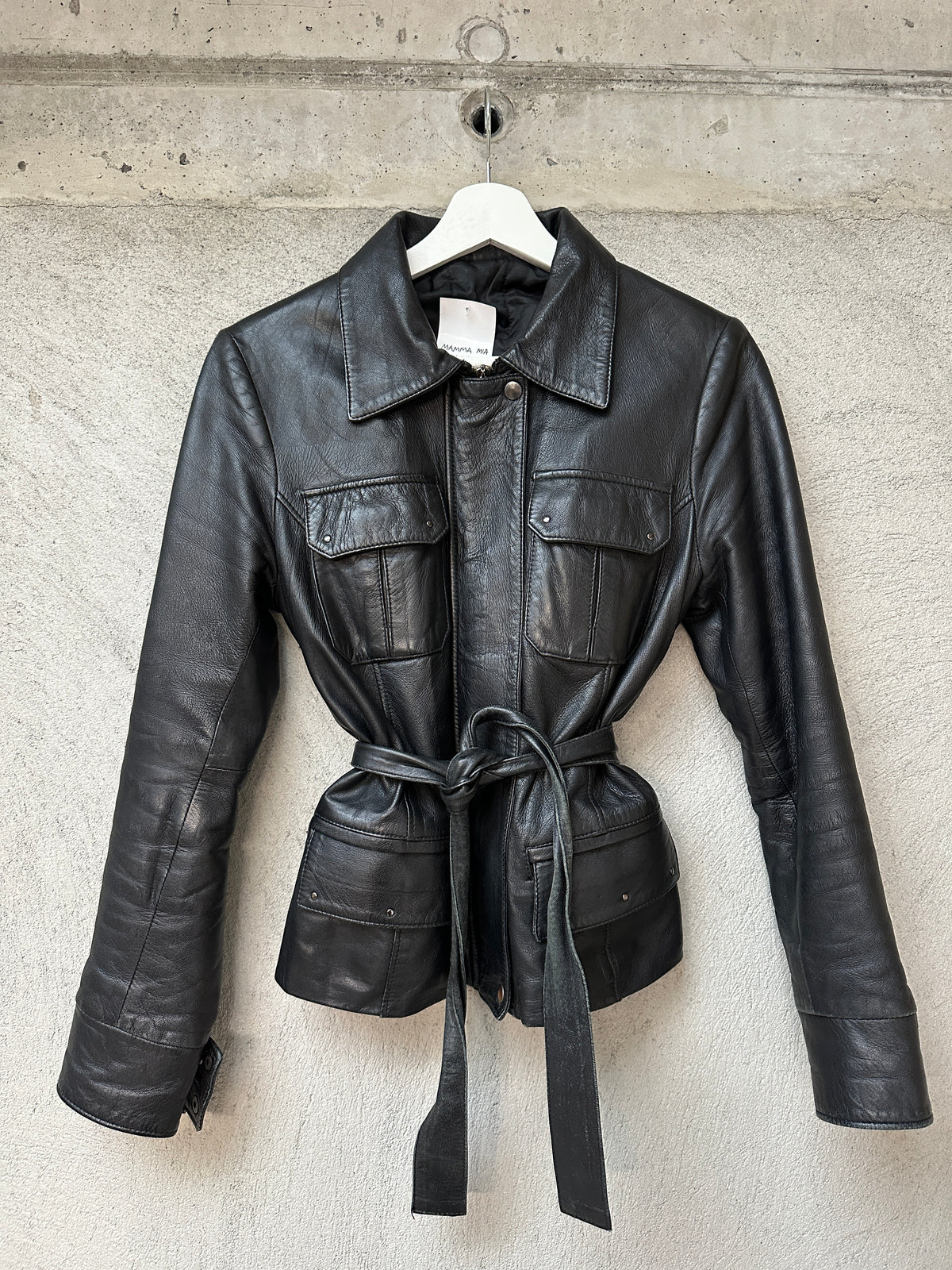 BLACK LEATHER JACKET