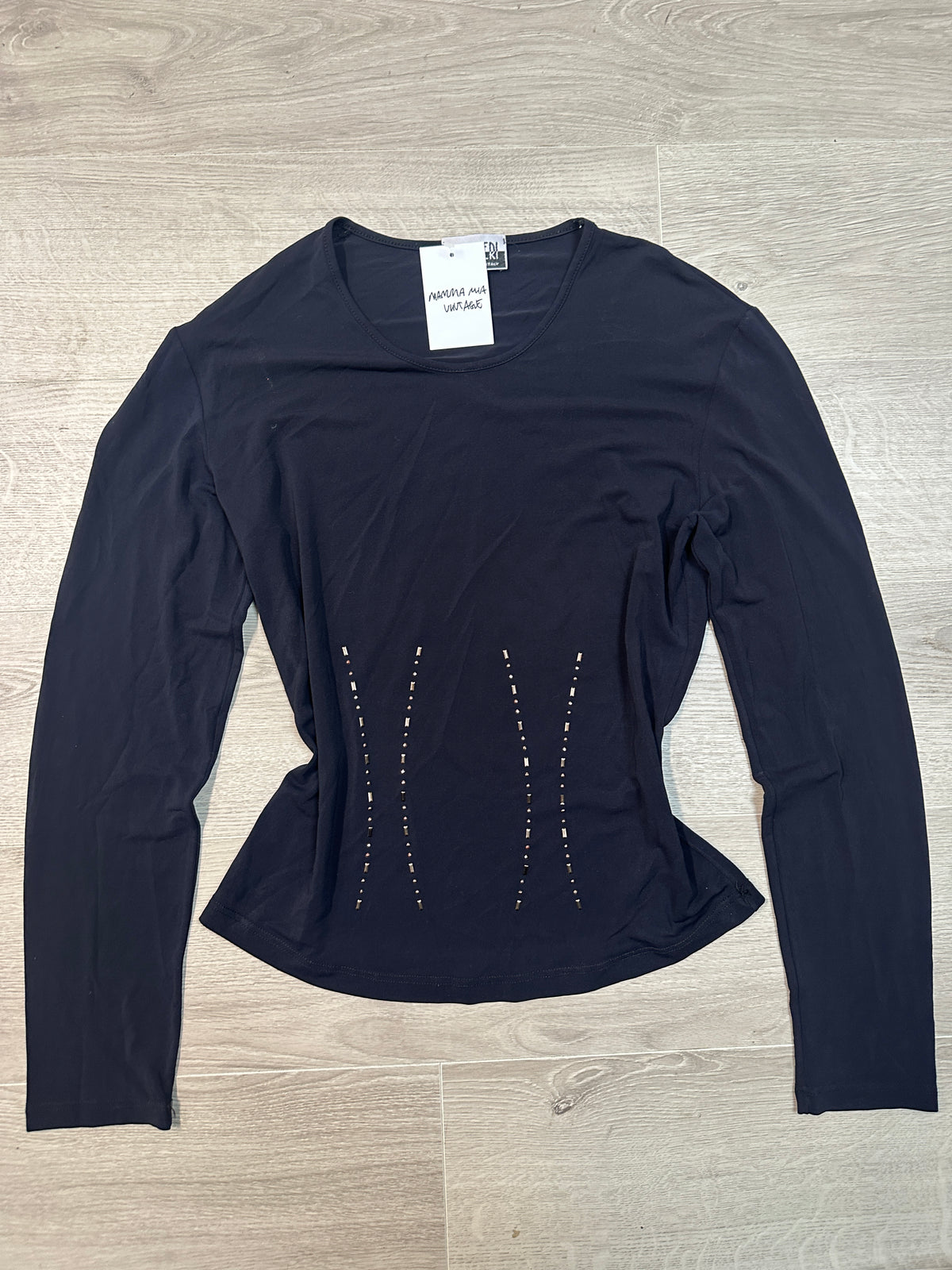 BLACK LONGSLEEVE TOP
