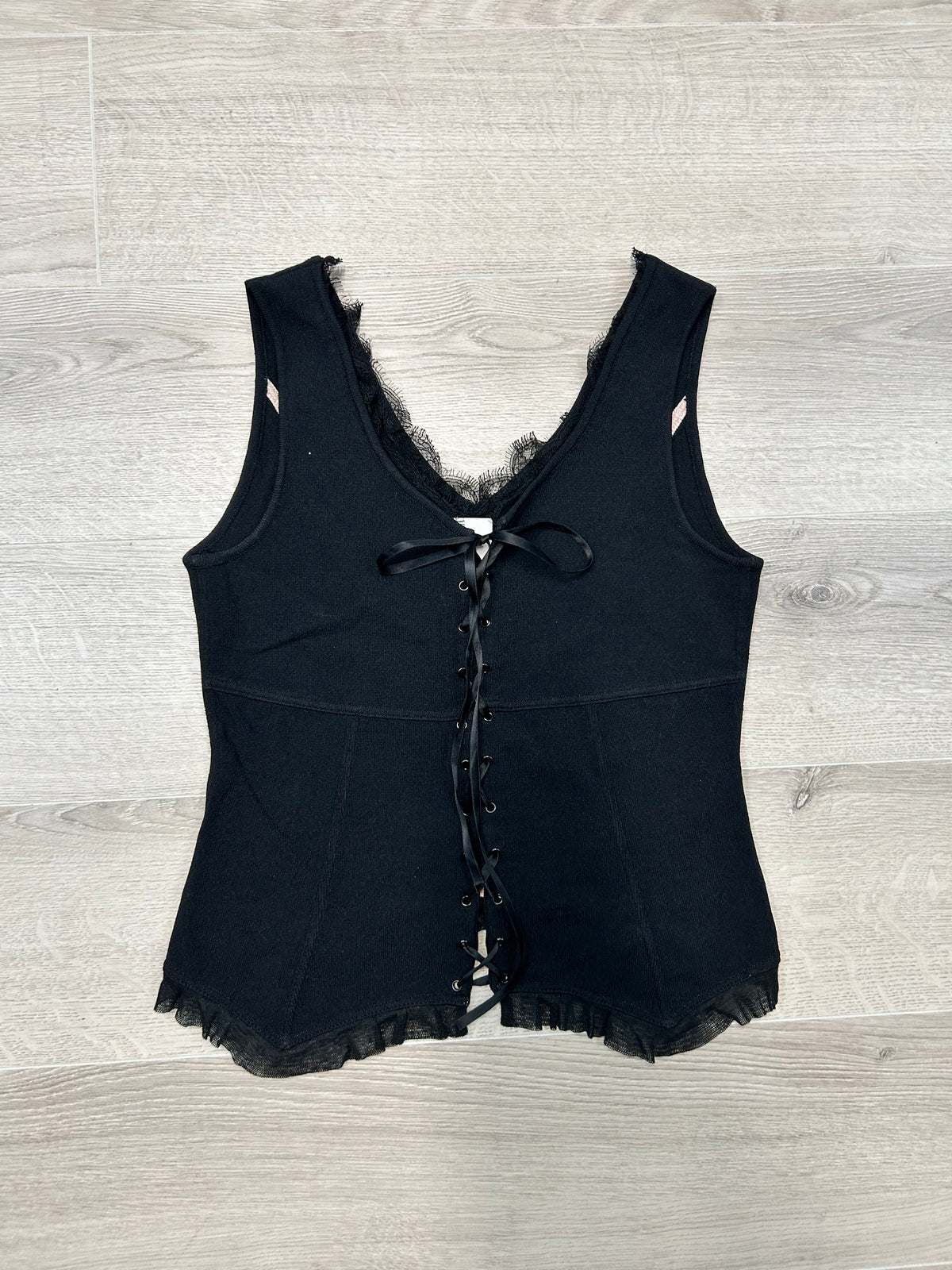 BLACK TOP WITH LACE DETAIL