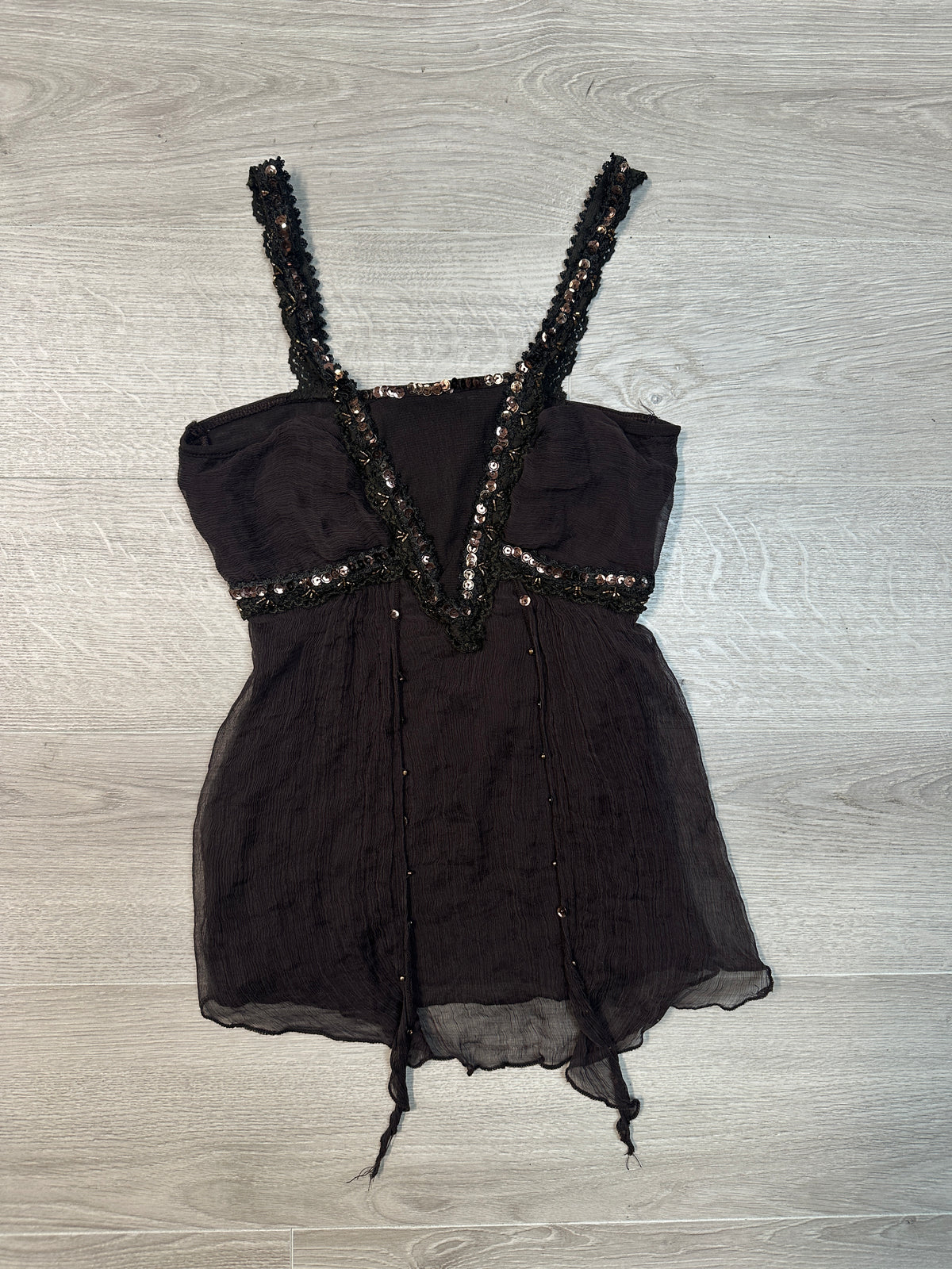 BROWN TOP WITH SEQUINS