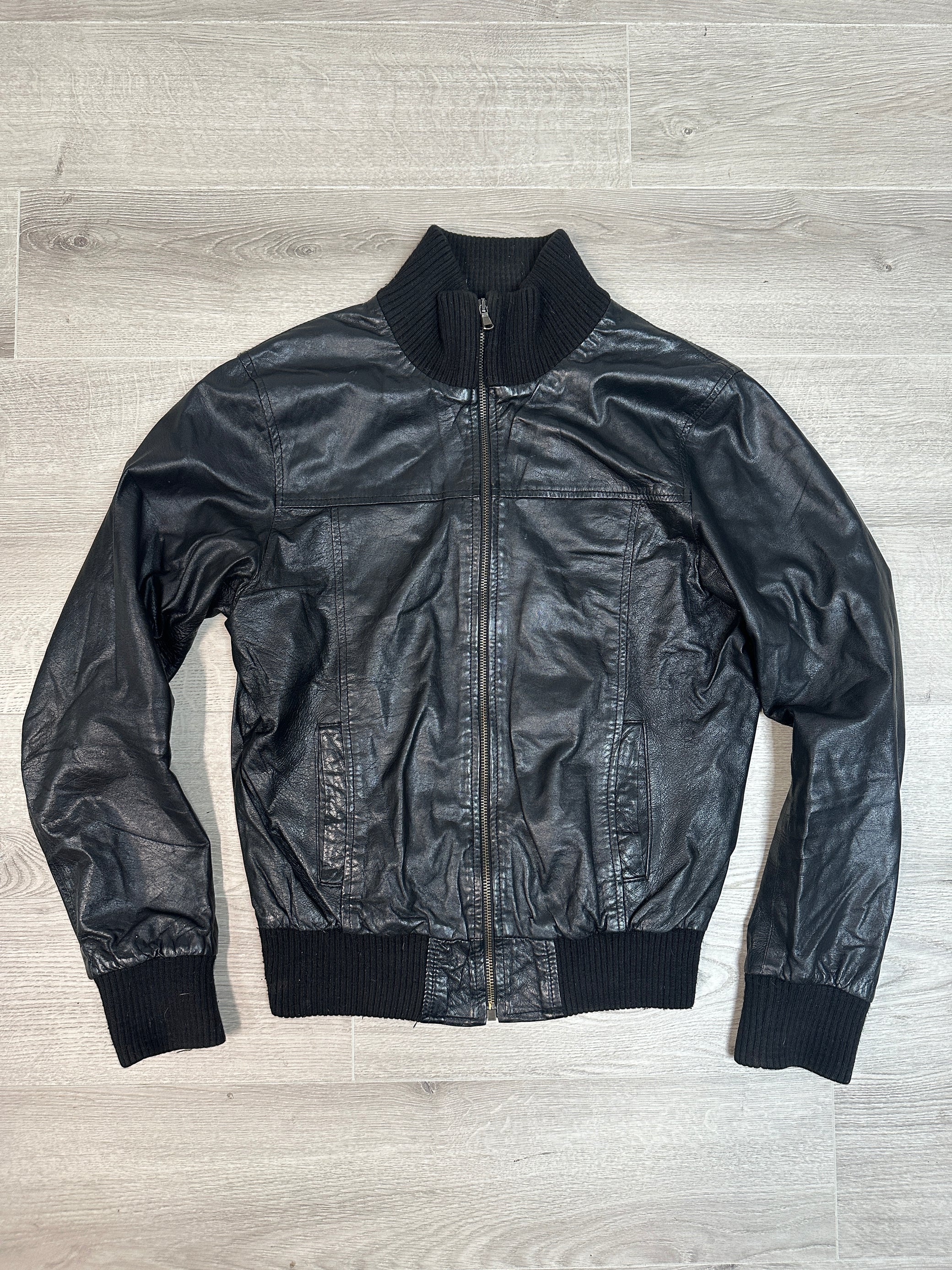 BLACK LEATHER JACKET