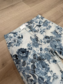 WHITE &amp; BLUE PANTS