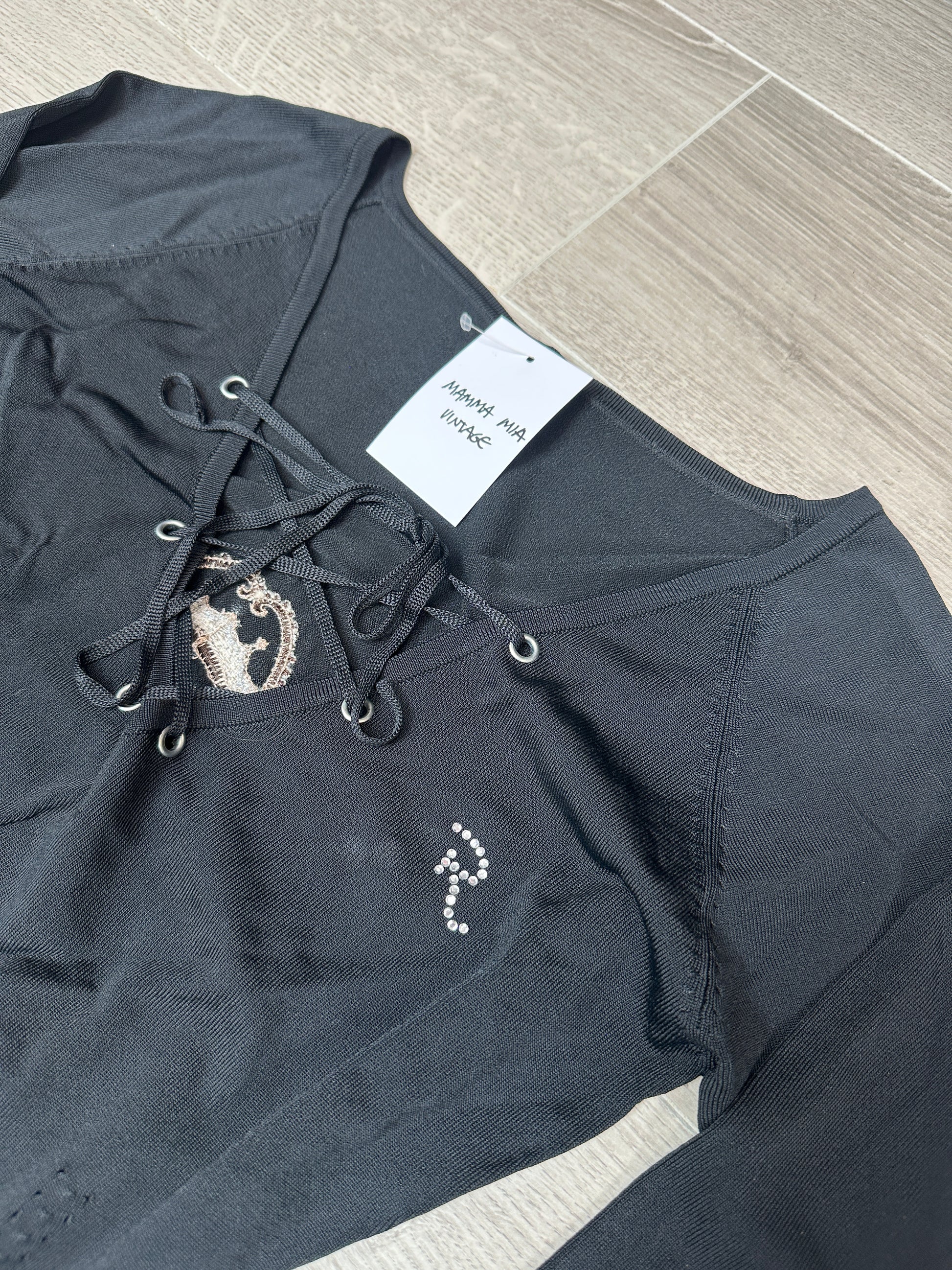 BLACK SHORT SLEEVE TOP