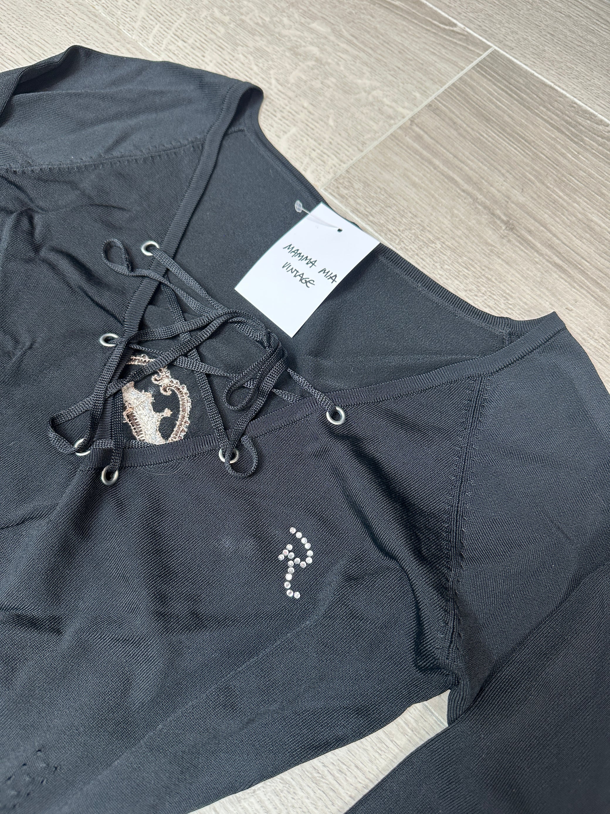 BLACK SHORT SLEEVE TOP