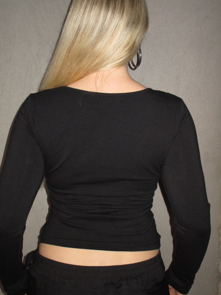 BLACK V-NECK LONGSLEEVE