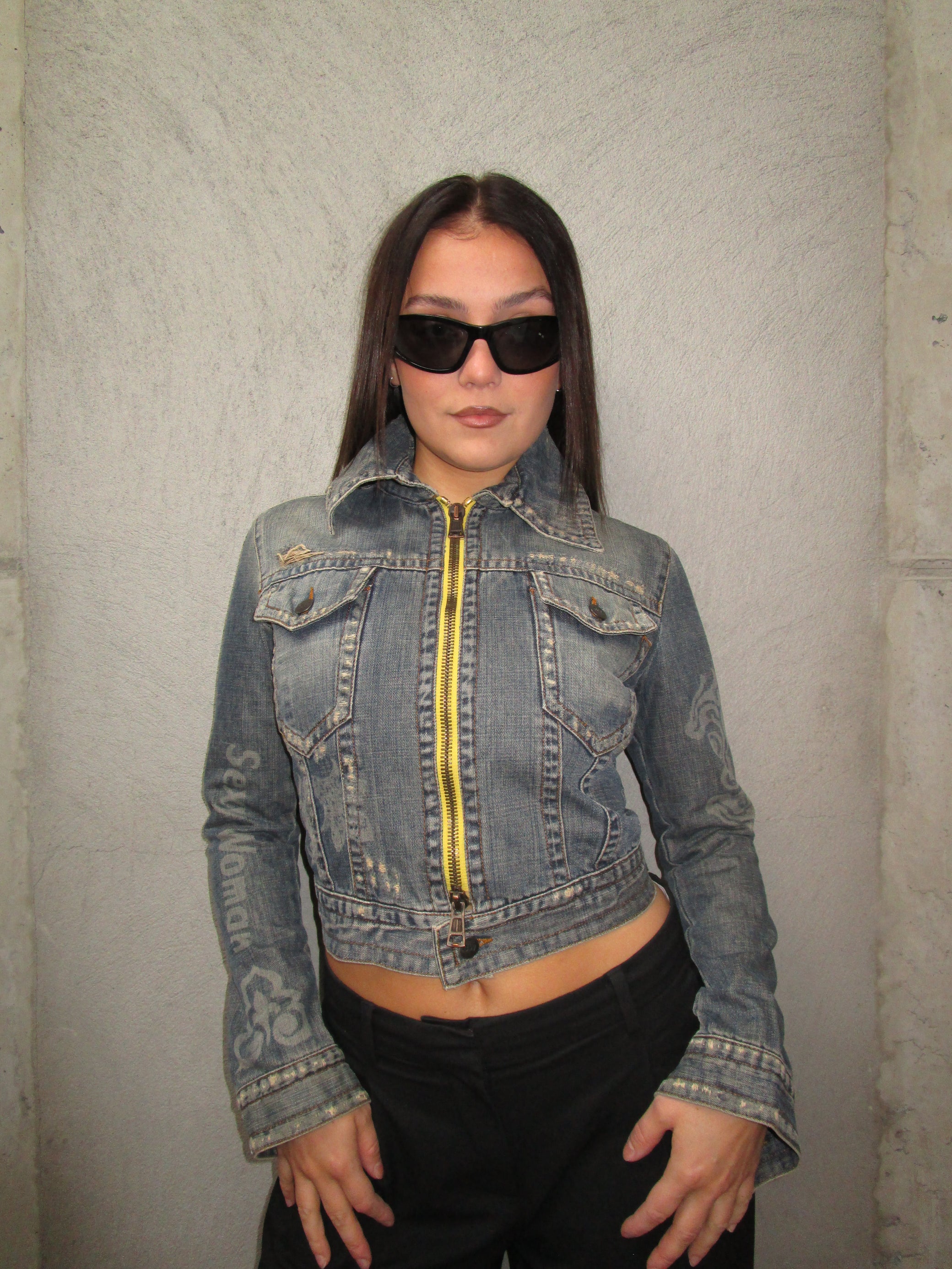 DENIM JACKET WITH YELLOW ZIPPER