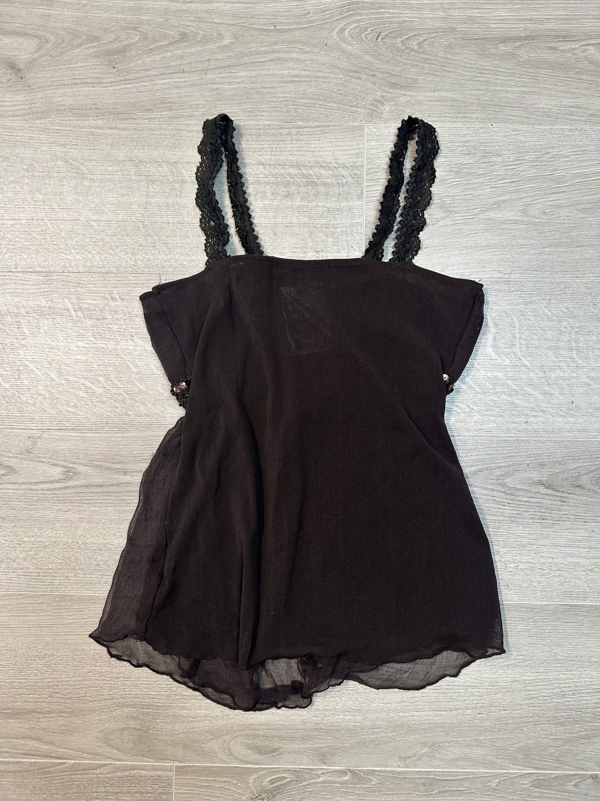 BROWN TOP WITH SEQUINS