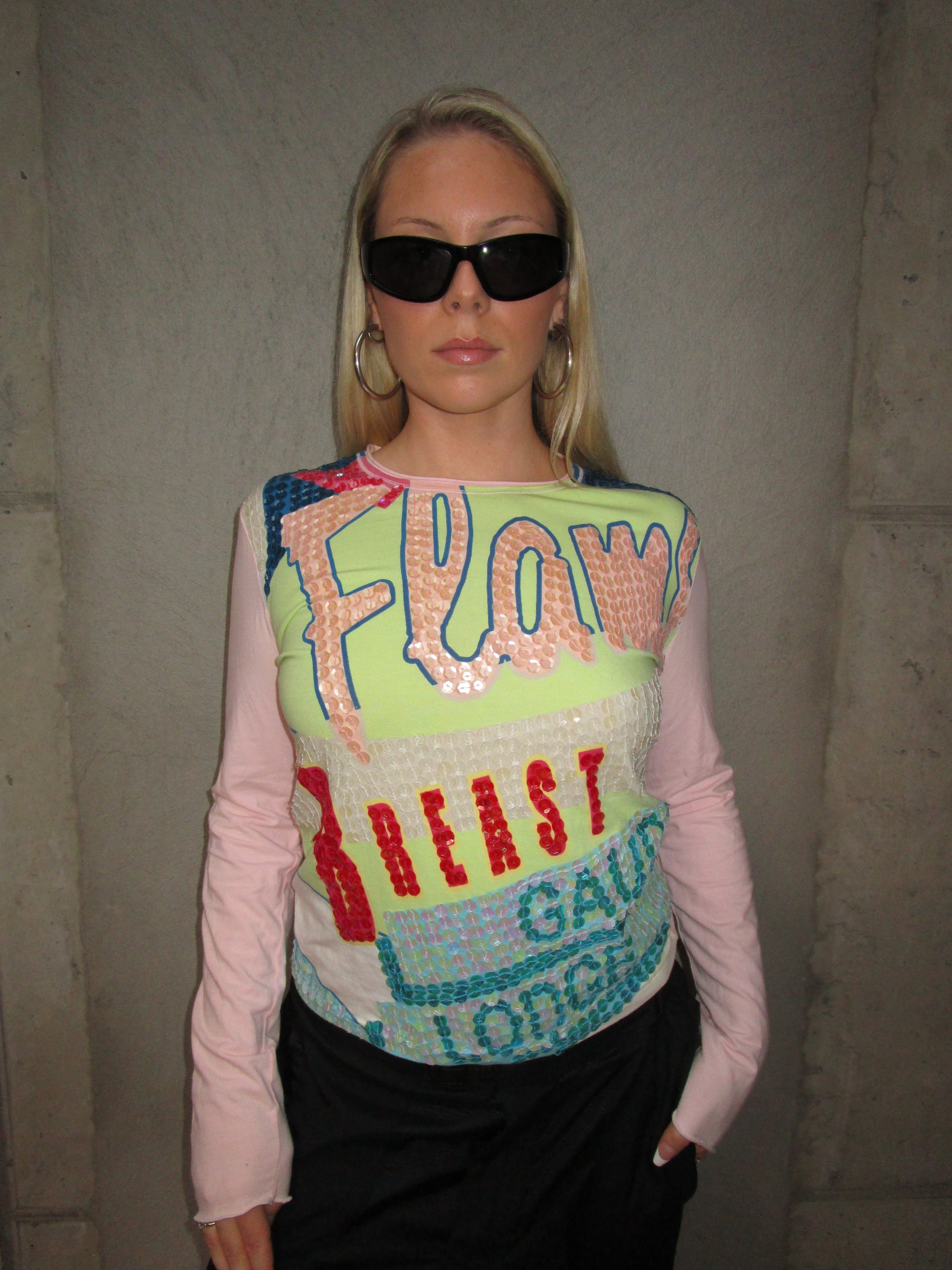 GRAPHIC SEQUIN LONGSLEEVE
