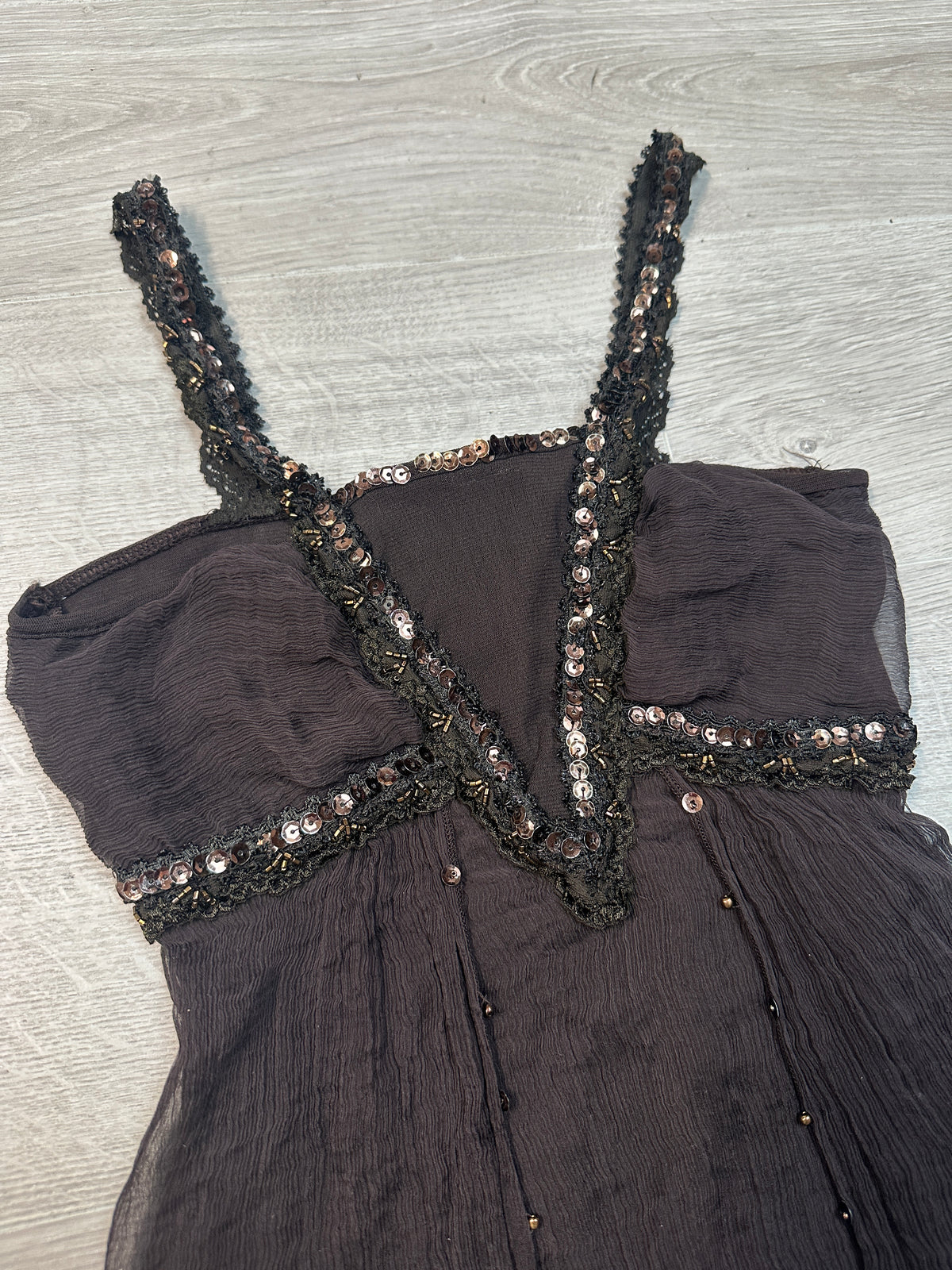 BROWN TOP WITH SEQUINS
