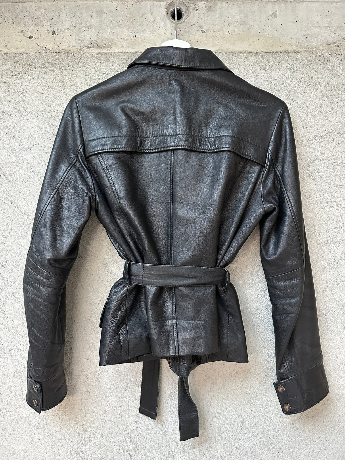 BLACK LEATHER JACKET