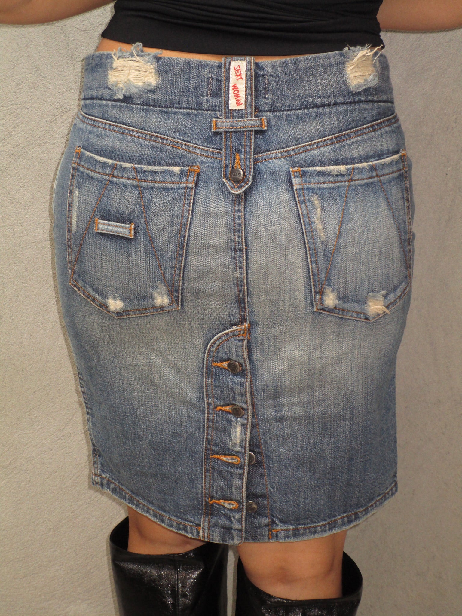 DENIM SKIRT WITH DETAIL