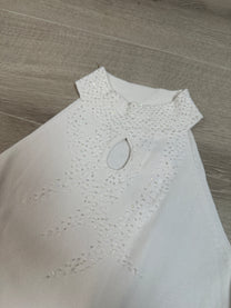 WHITE TOP WITH BRADS