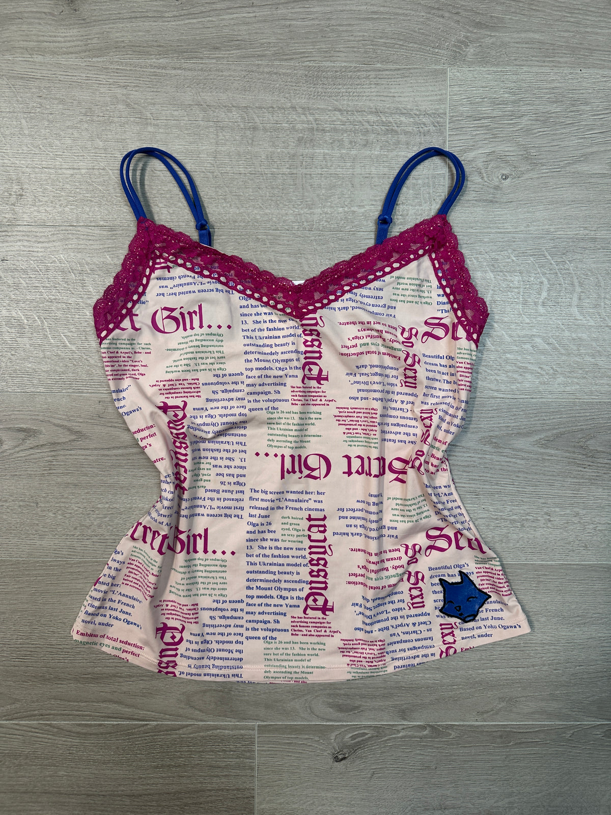 PINK TOP WITH WRITING PRINT