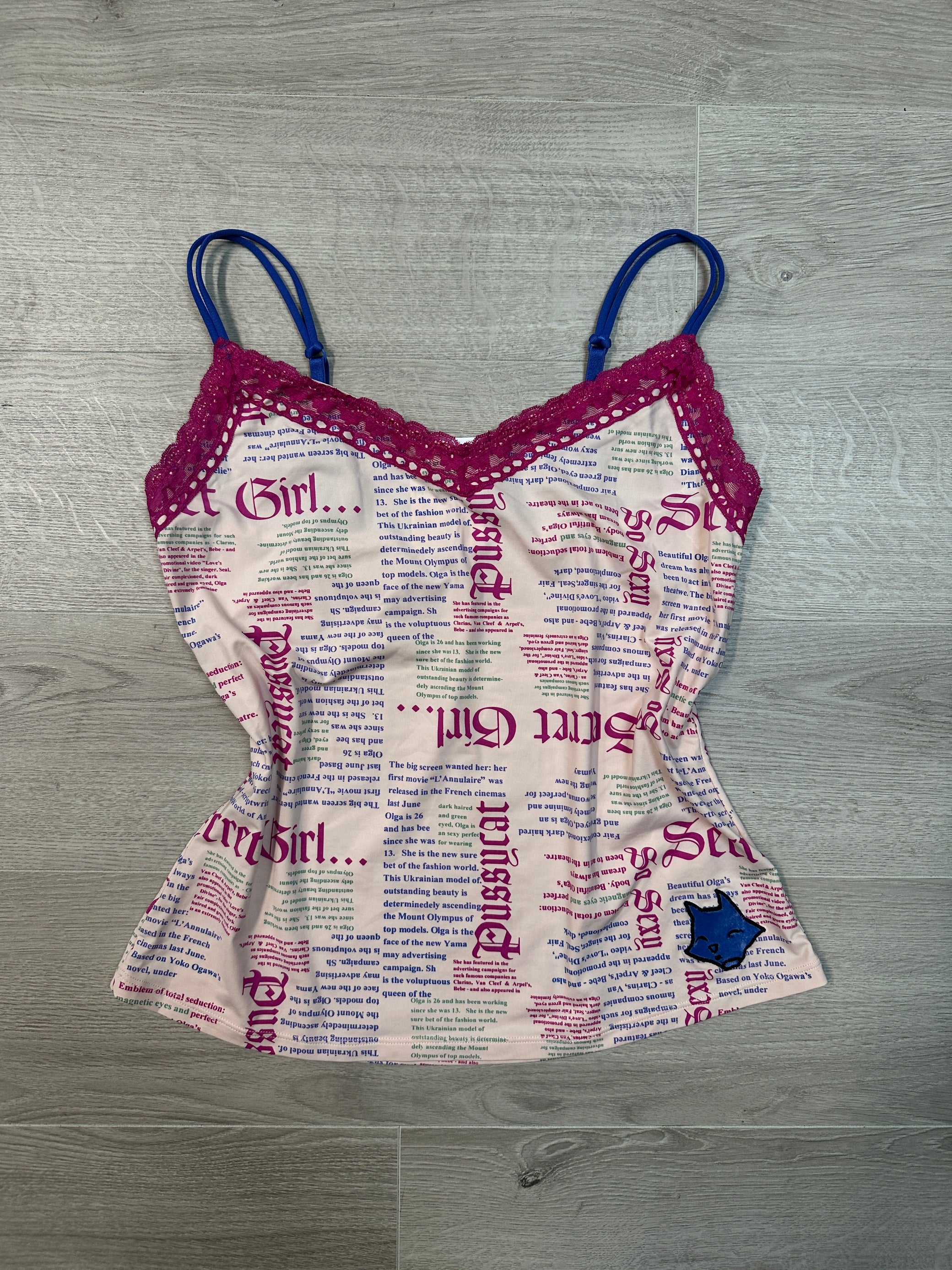 PINK TOP WITH WRITING PRINT
