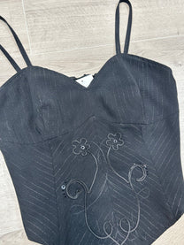 BLACK TOP WITH FLOWERS