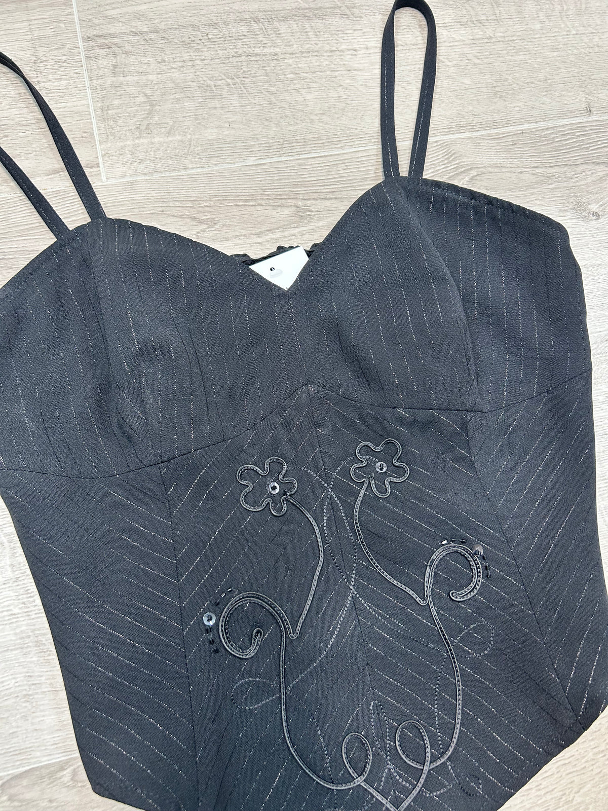 BLACK TOP WITH FLOWERS