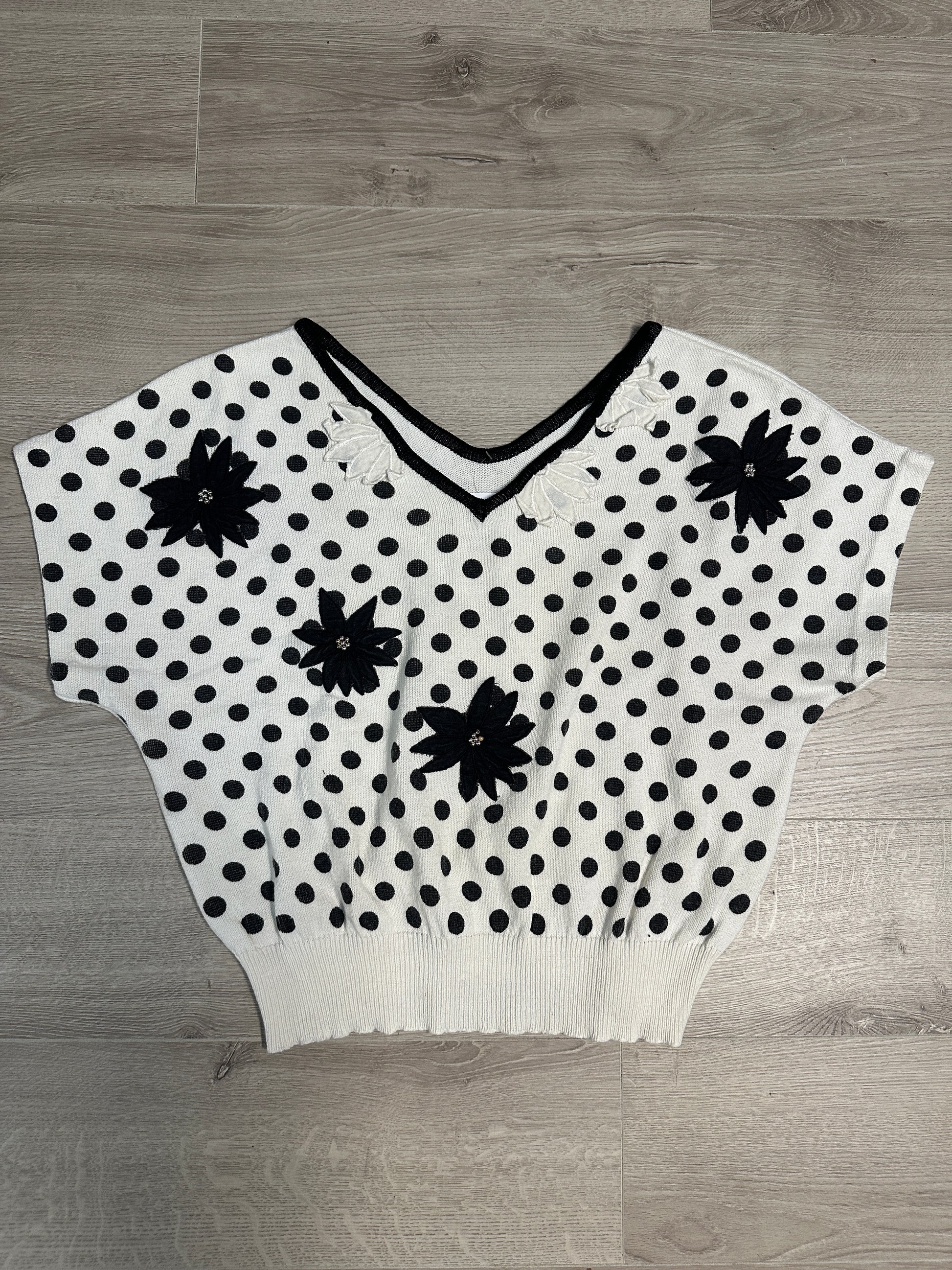 WHITE POKADOT KNITTED SHIRT