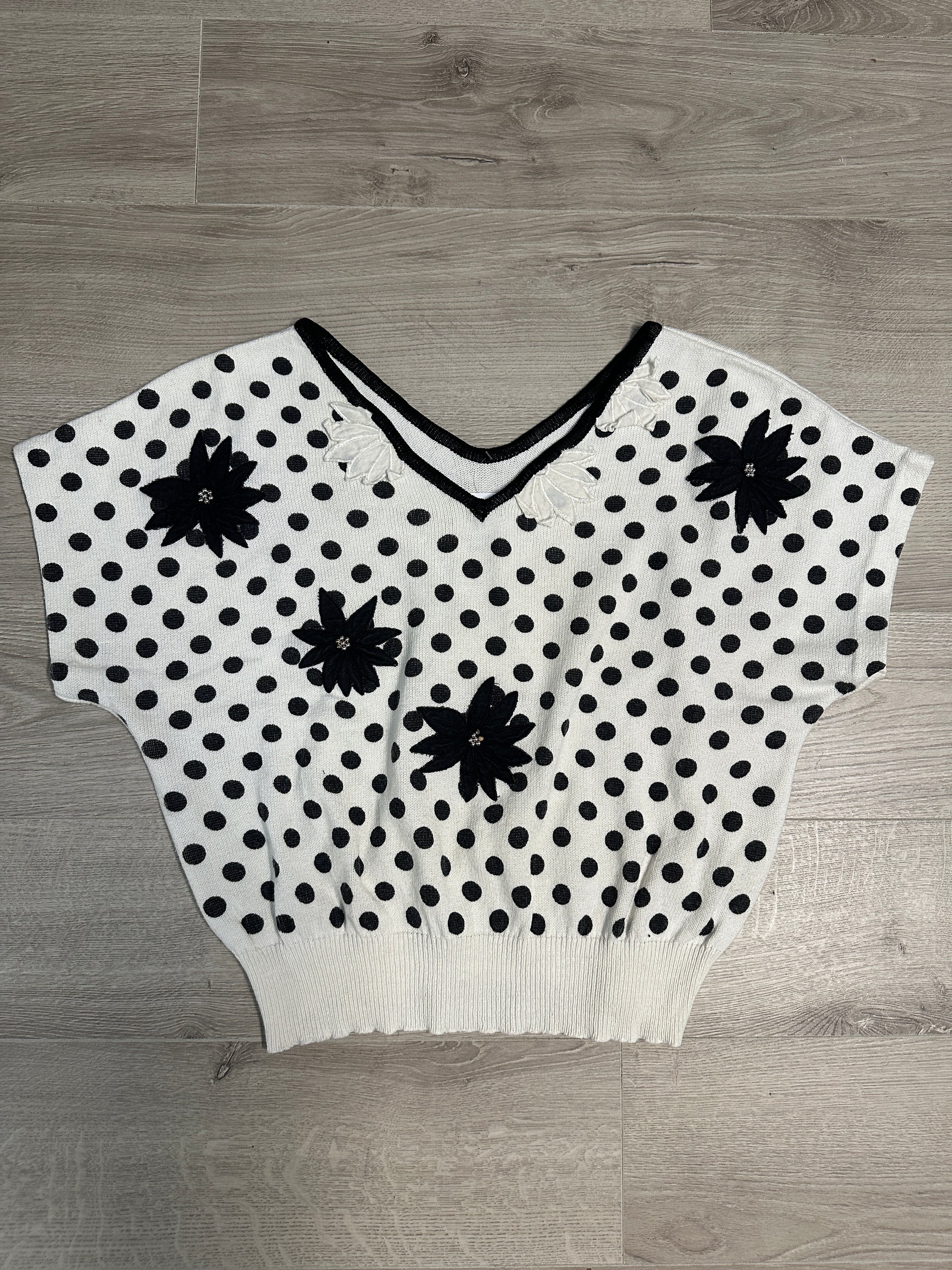 WHITE POKADOT KNITTED SHIRT