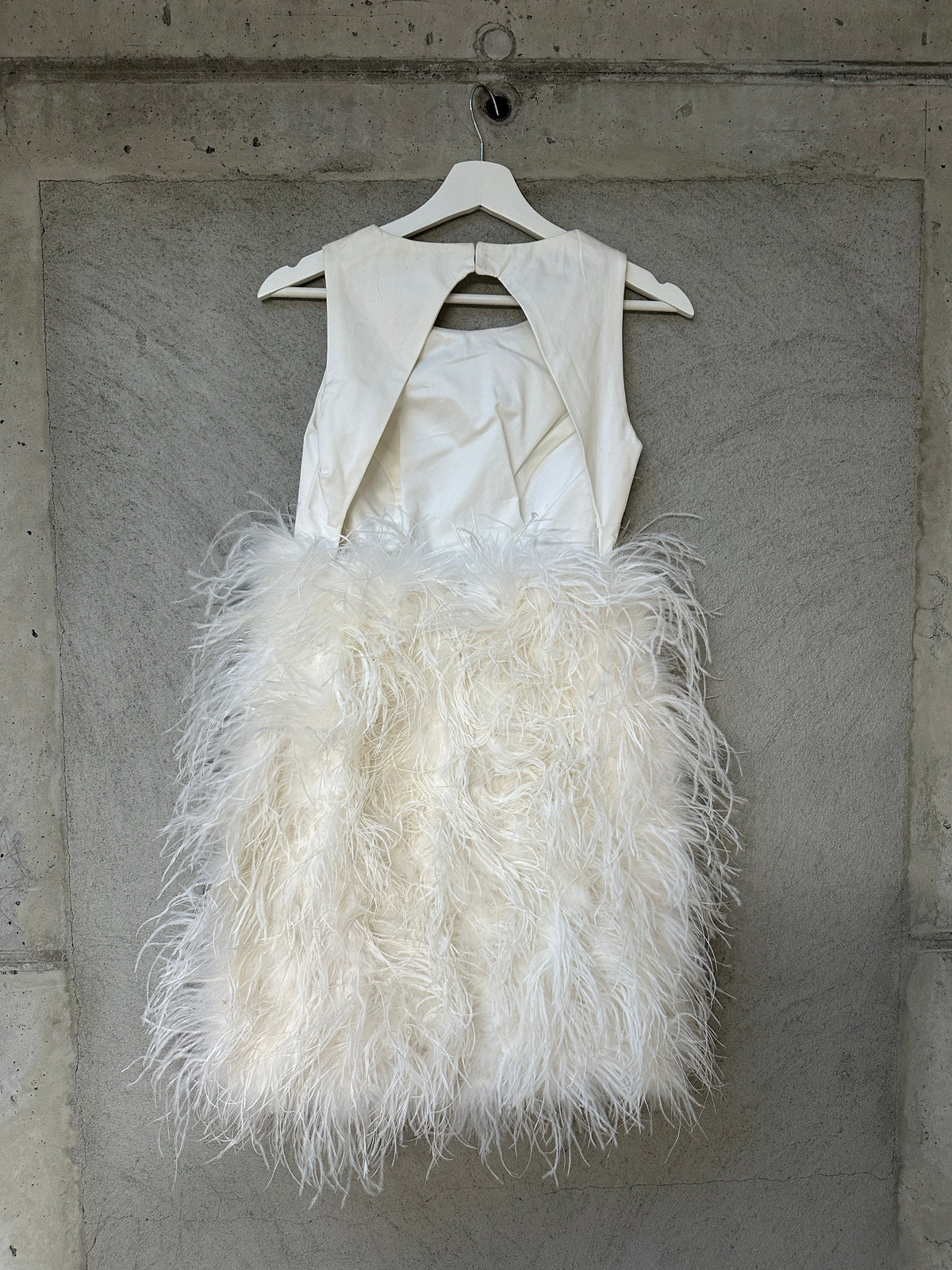 WHITE FEATHER DRESS