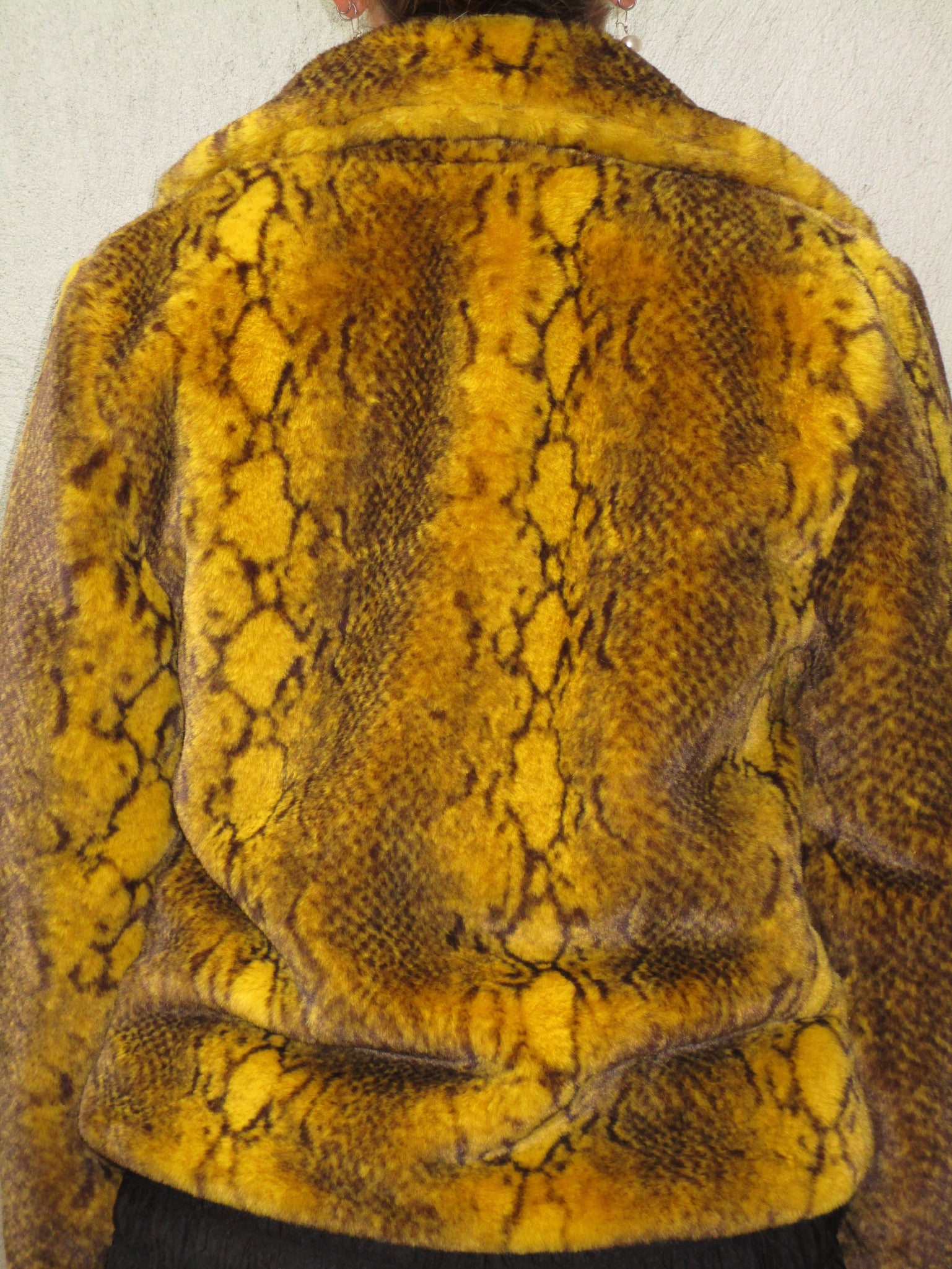 YELLOW SNAKE PRINT FAUX FUR JACKET