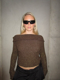 BROWN SWEATER WITH GOLD DETAIL